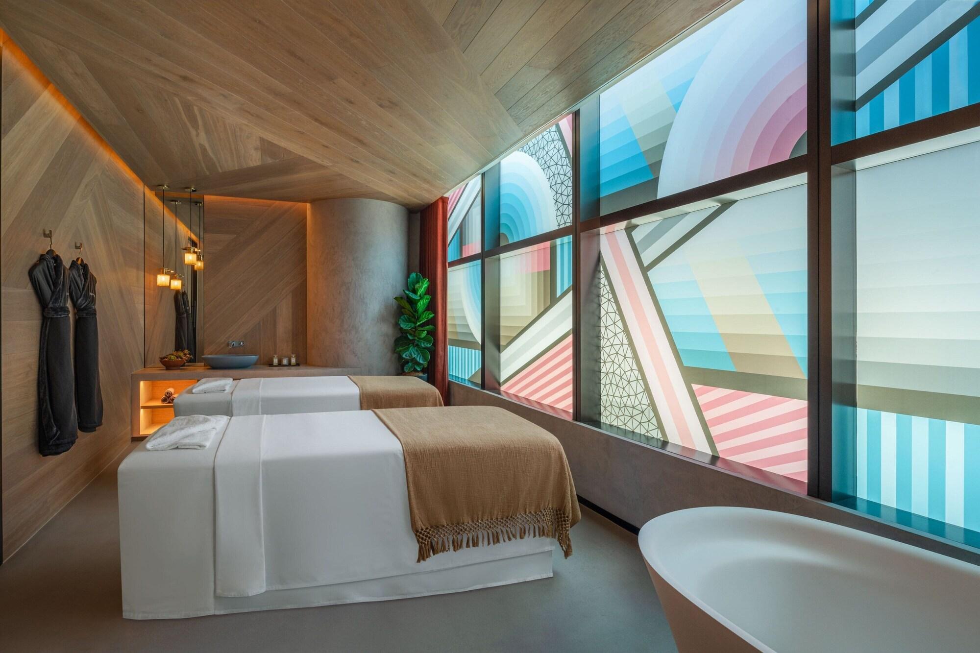 Spa W Sydney