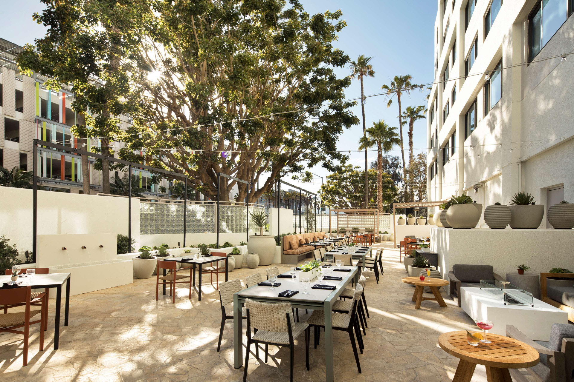 Restaurant Hilton Santa Monica Hotel & Suites