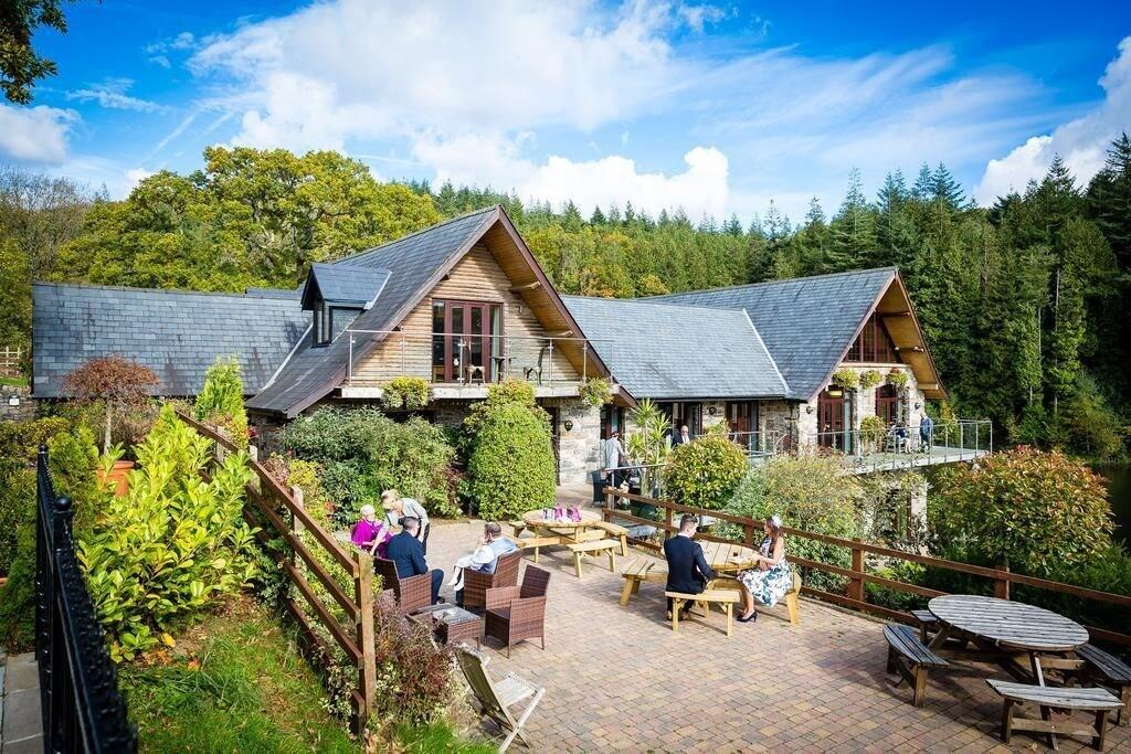 Varios Canada Lodge and Lake