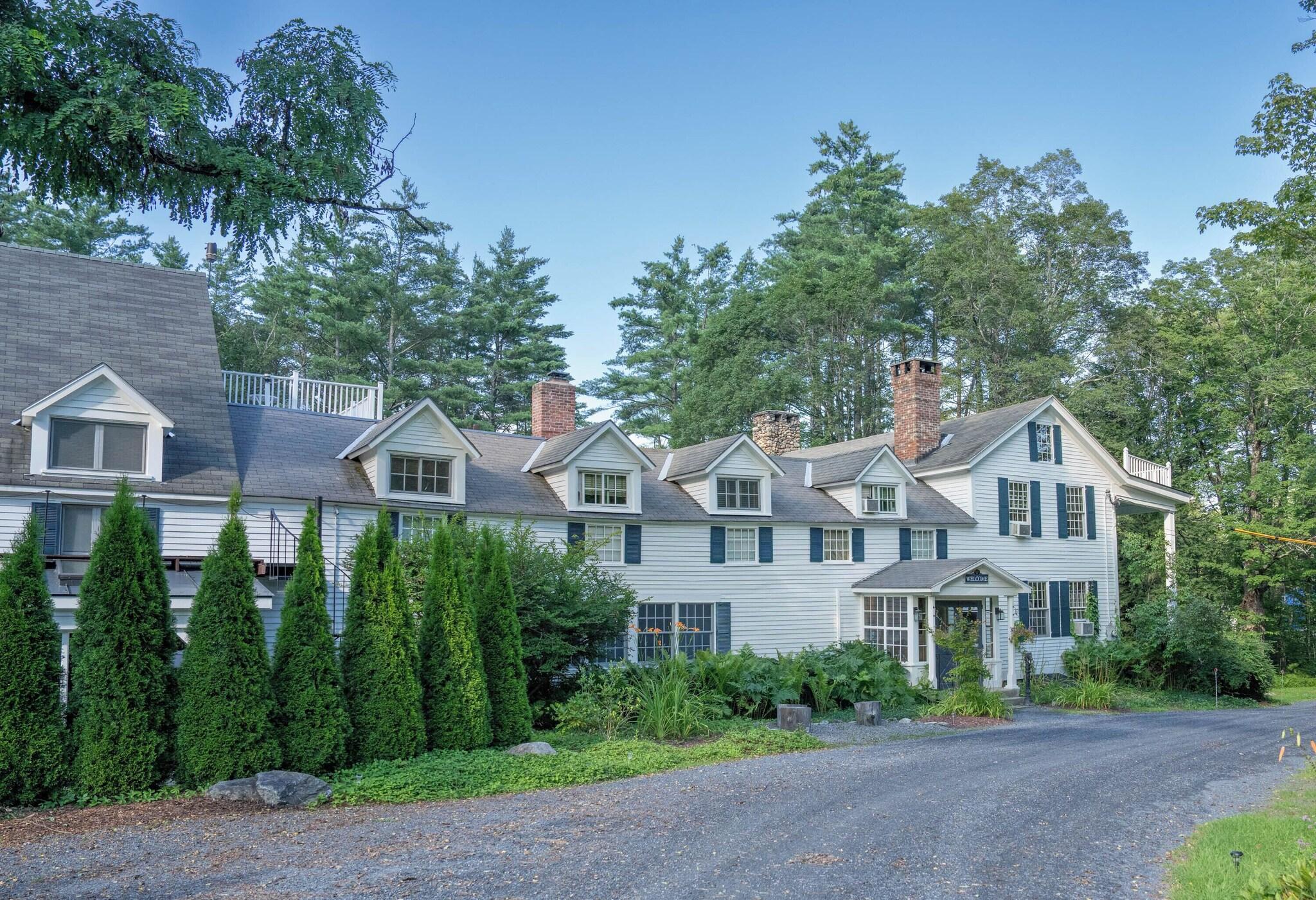 Vista Exterior The Inn at Weathersfield