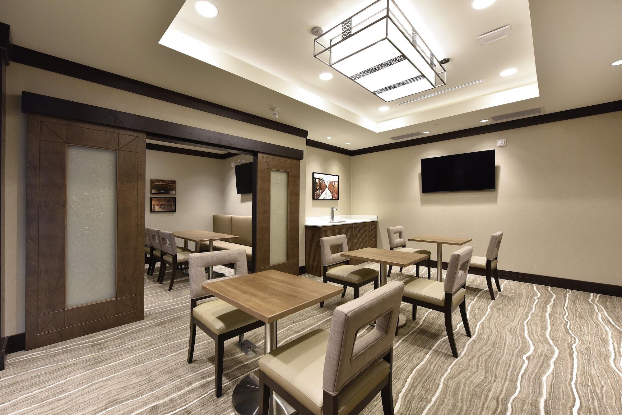 Sala de Reuniones Staybridge Suites Waterloo - St. Jacobs Area by IHG
