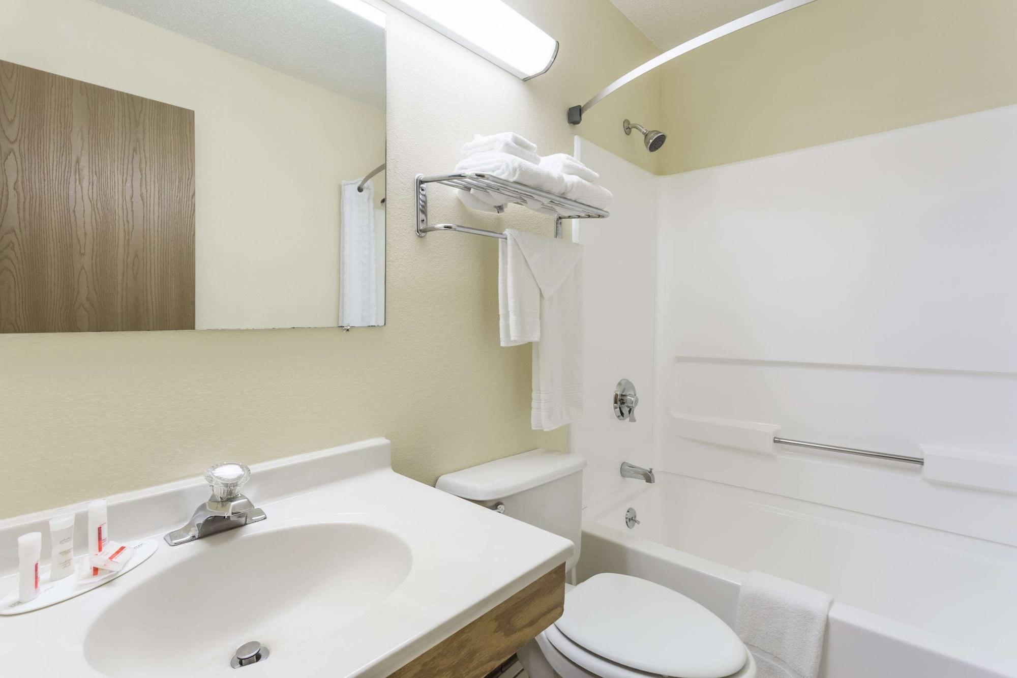 Equipamiento de Habitación Super 8 by Wyndham Danville VA