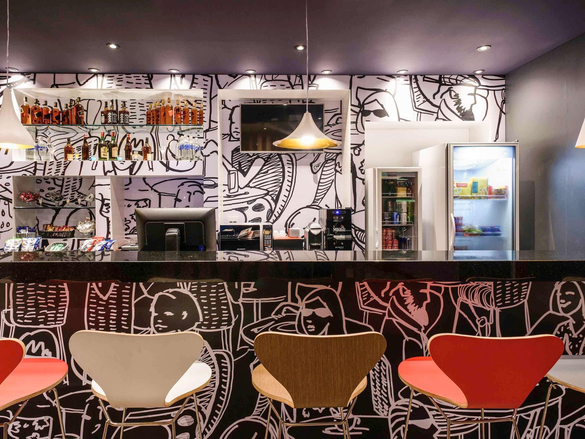 Bar/Salón ibis Recife Aeroporto
