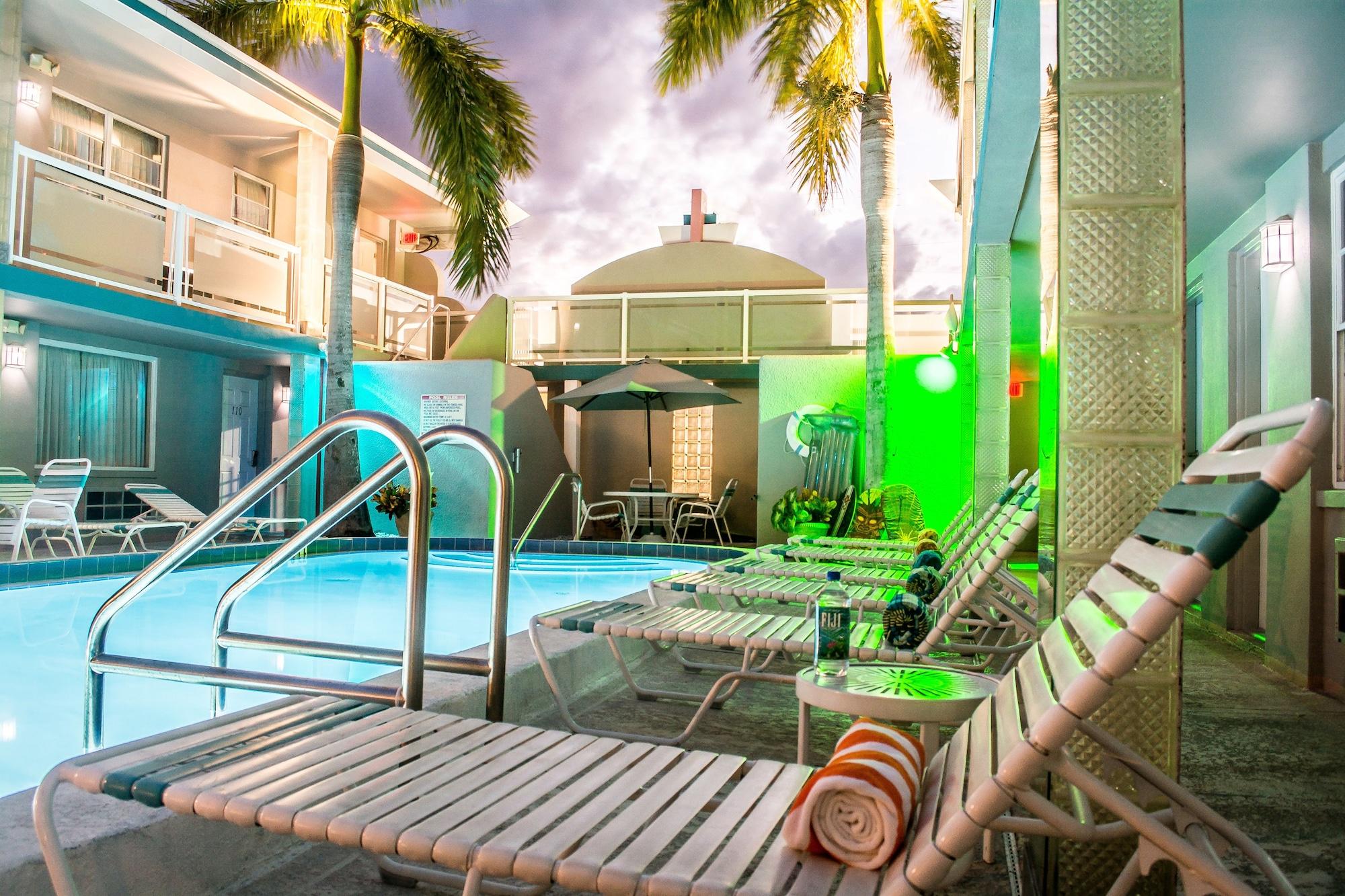 Varios Camelot Beach Suites