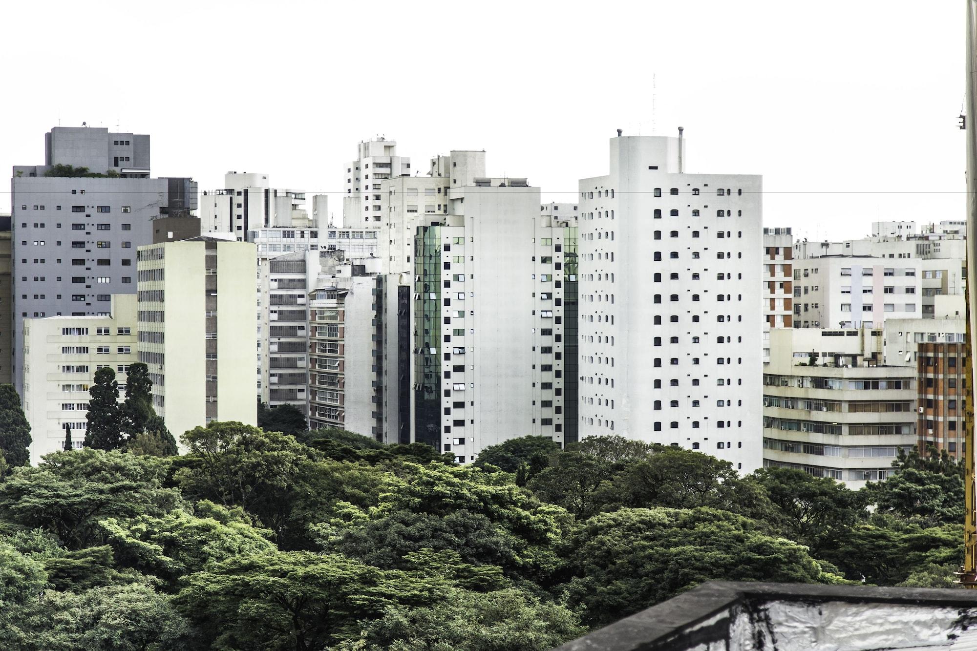 Vista Exterior Bela Cintra Flat Service