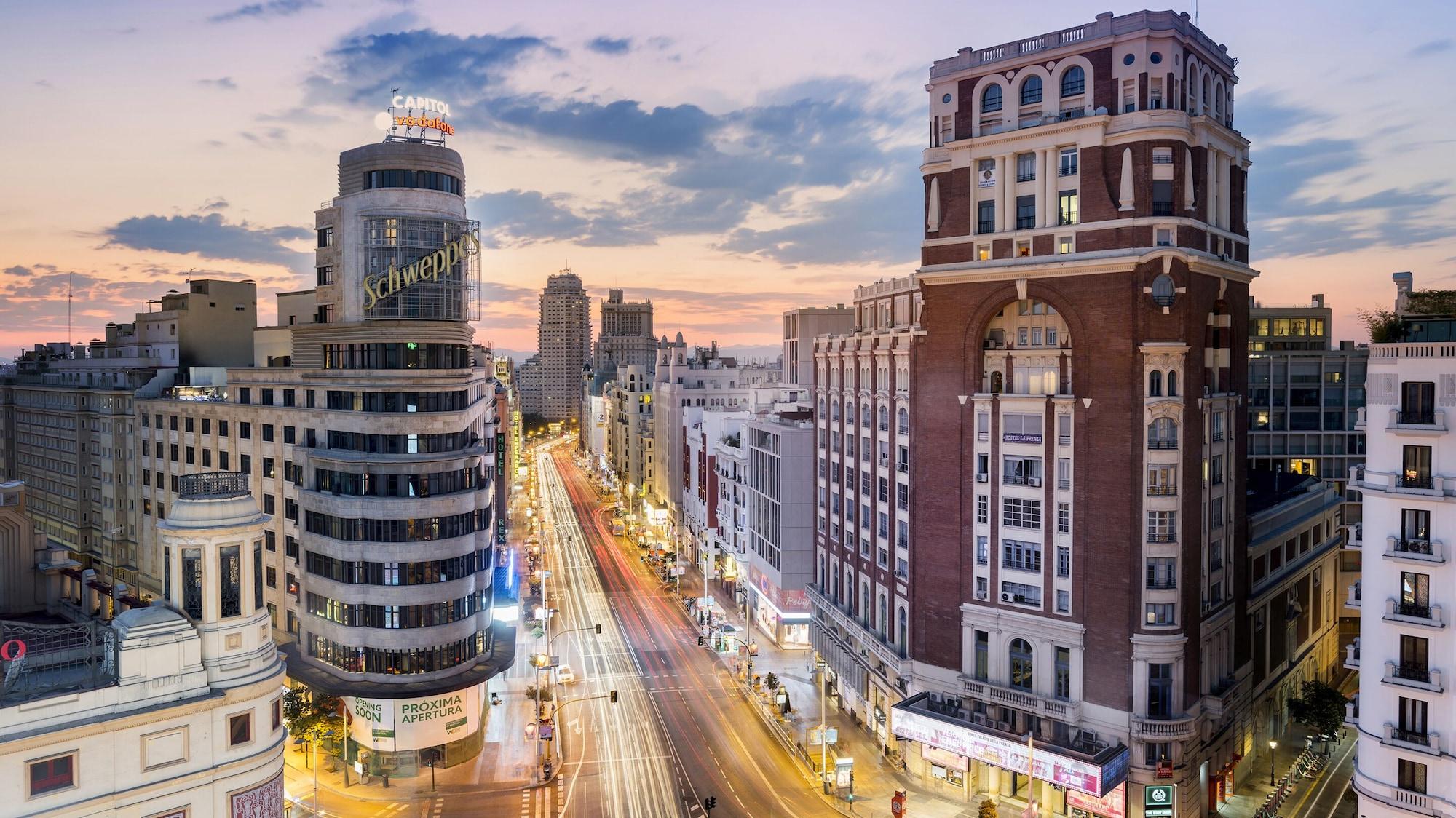 Vista Exterior Woohoo Suites Madrid
