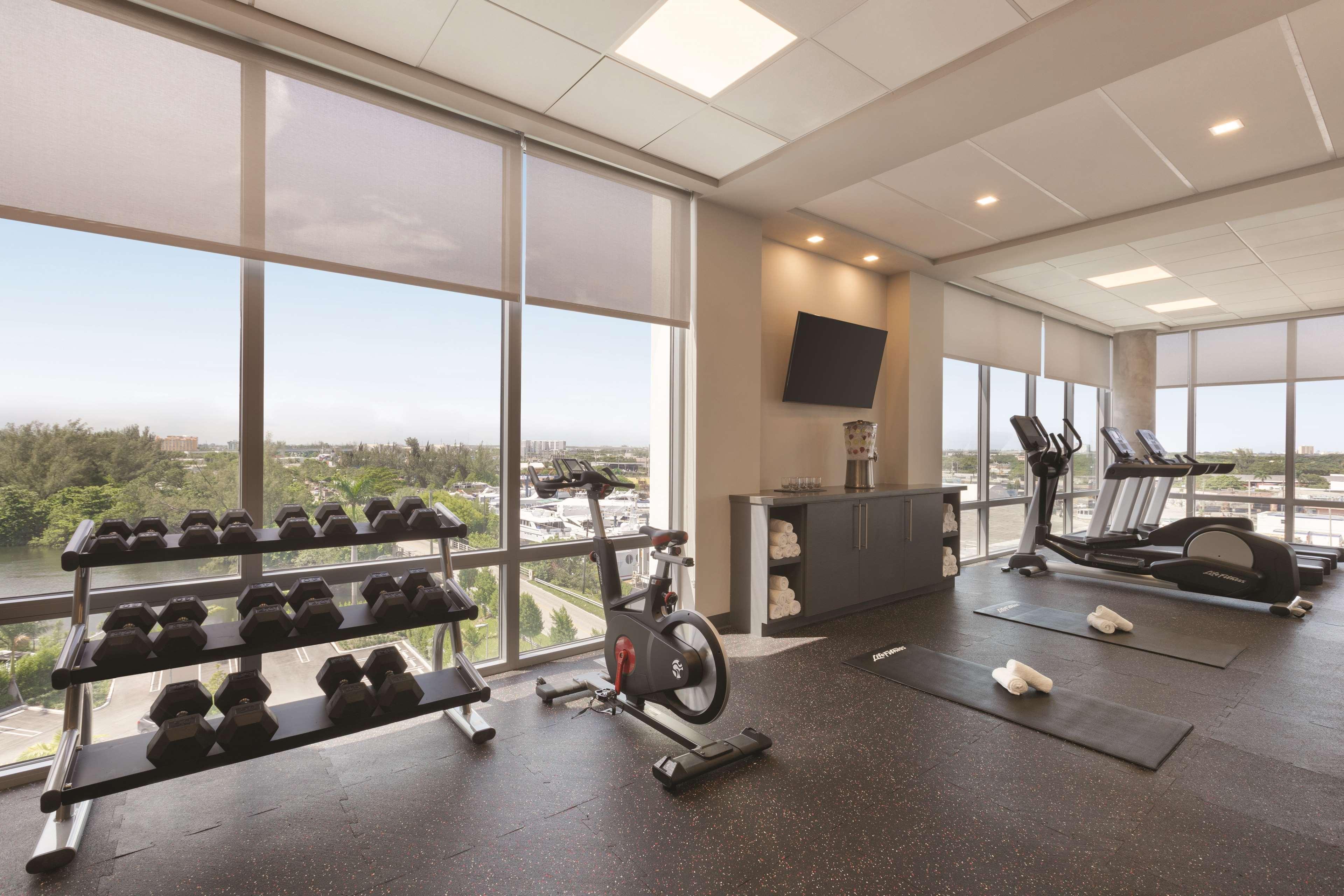 Instalaciones Recreativas Radisson RED Miami Airport