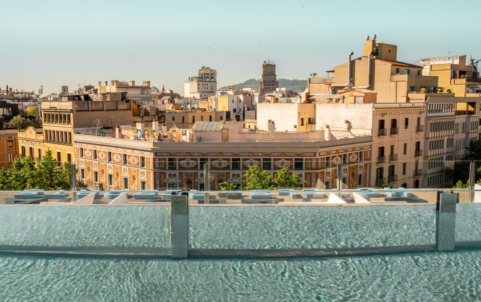 Vista Piscina Catalonia Eixample 1864