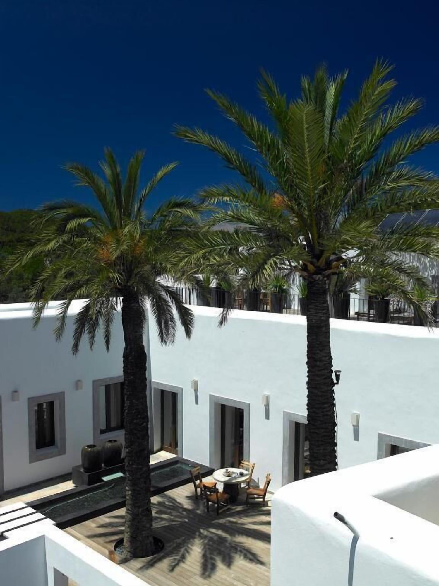 Vista Exterior The Giri Residence Hotel & Spa