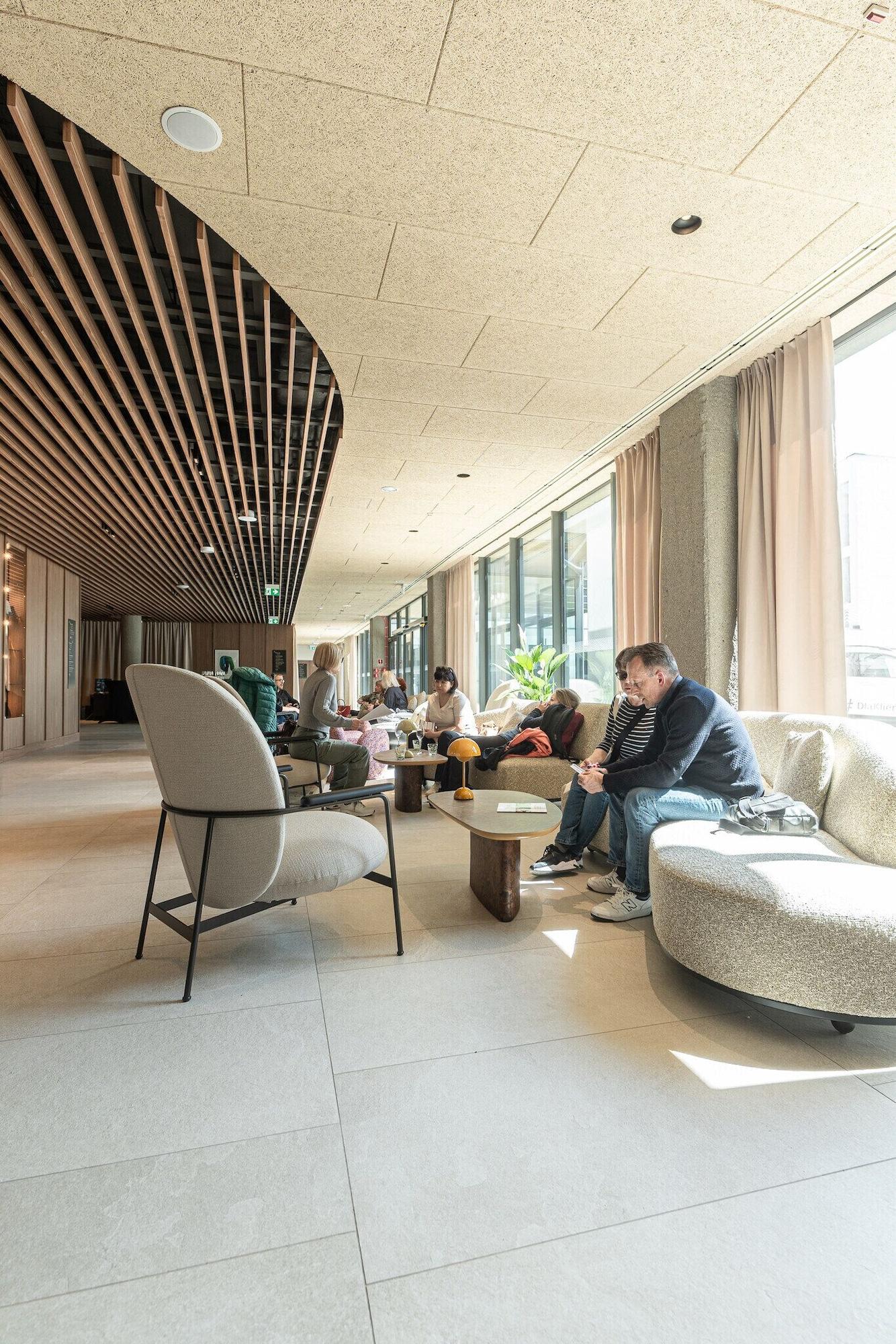 Vista Lobby Instytut Zdrowia Sofra Fit & SPA Mielno