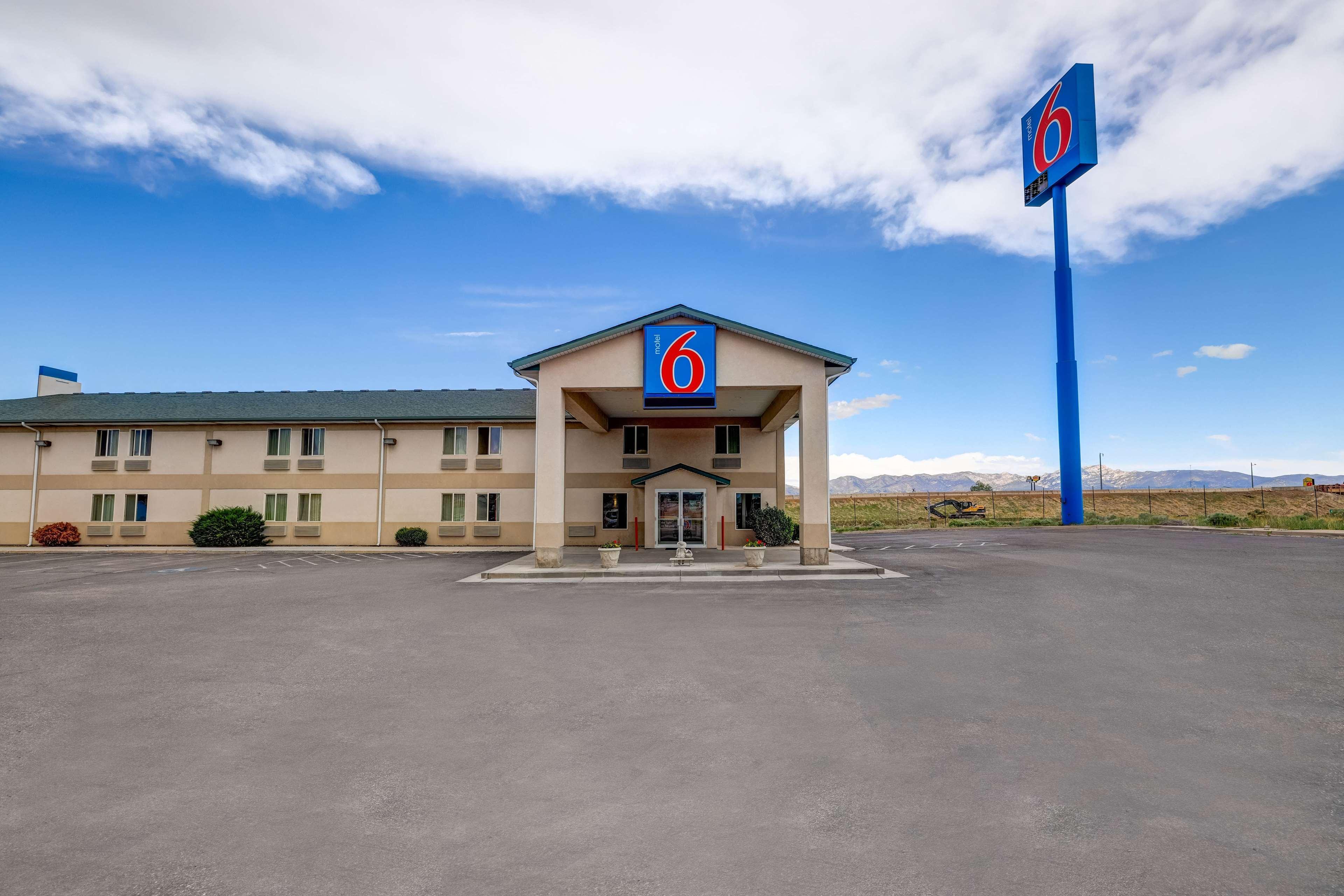 Vista Exterior Motel 6 Beaver, UT