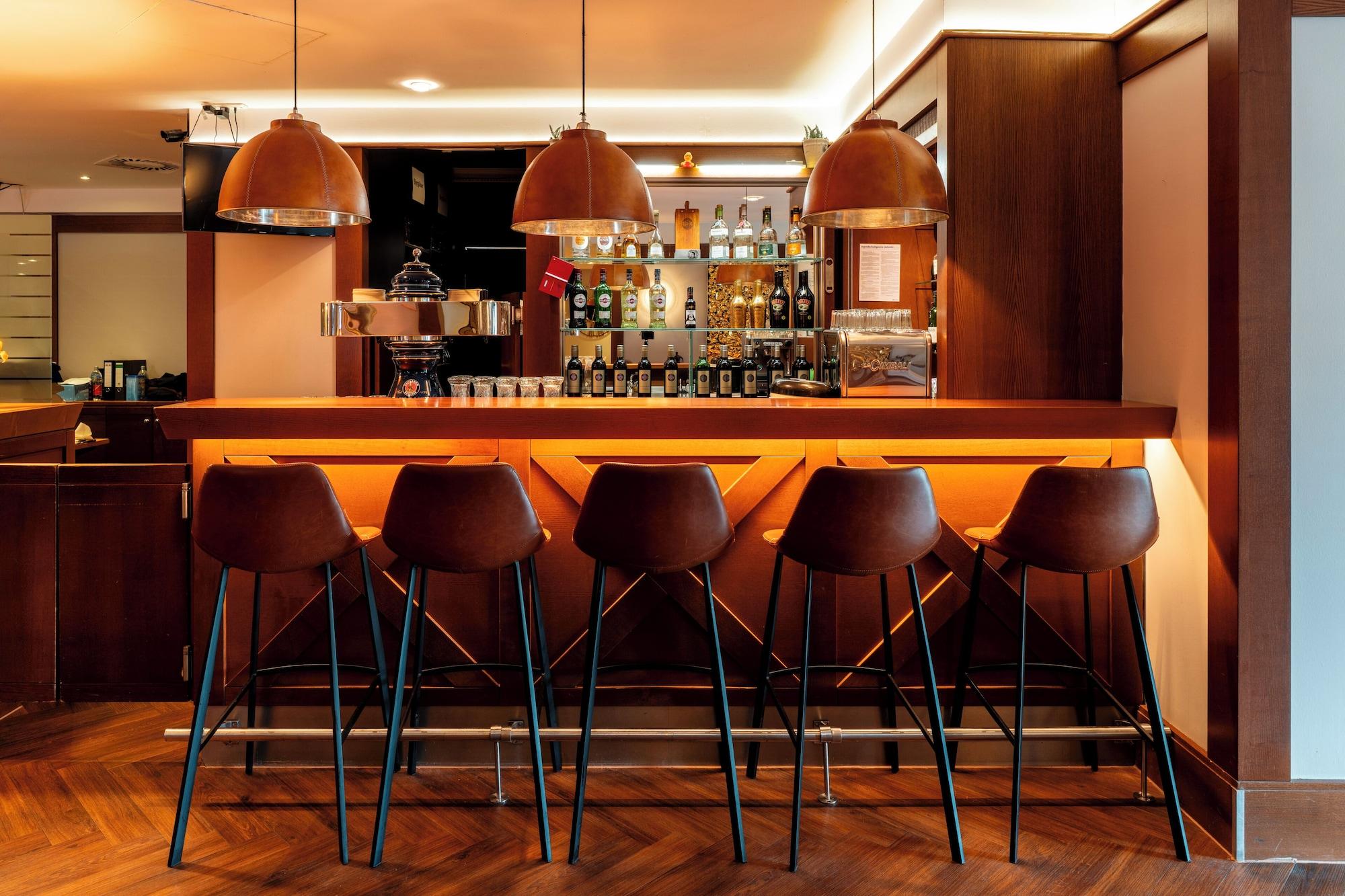 Bar/Salón Arthotel ANA im Olympiapark