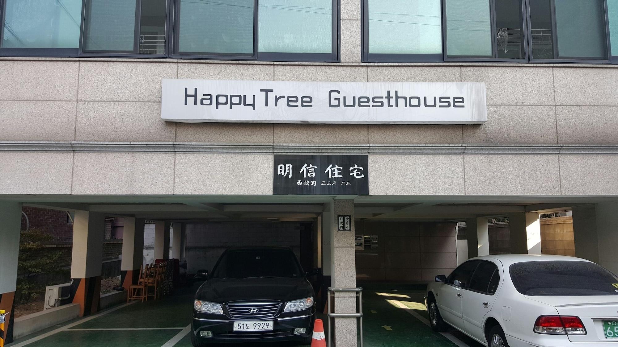 Vista Exterior Happy Tree Guesthouse - Hostel