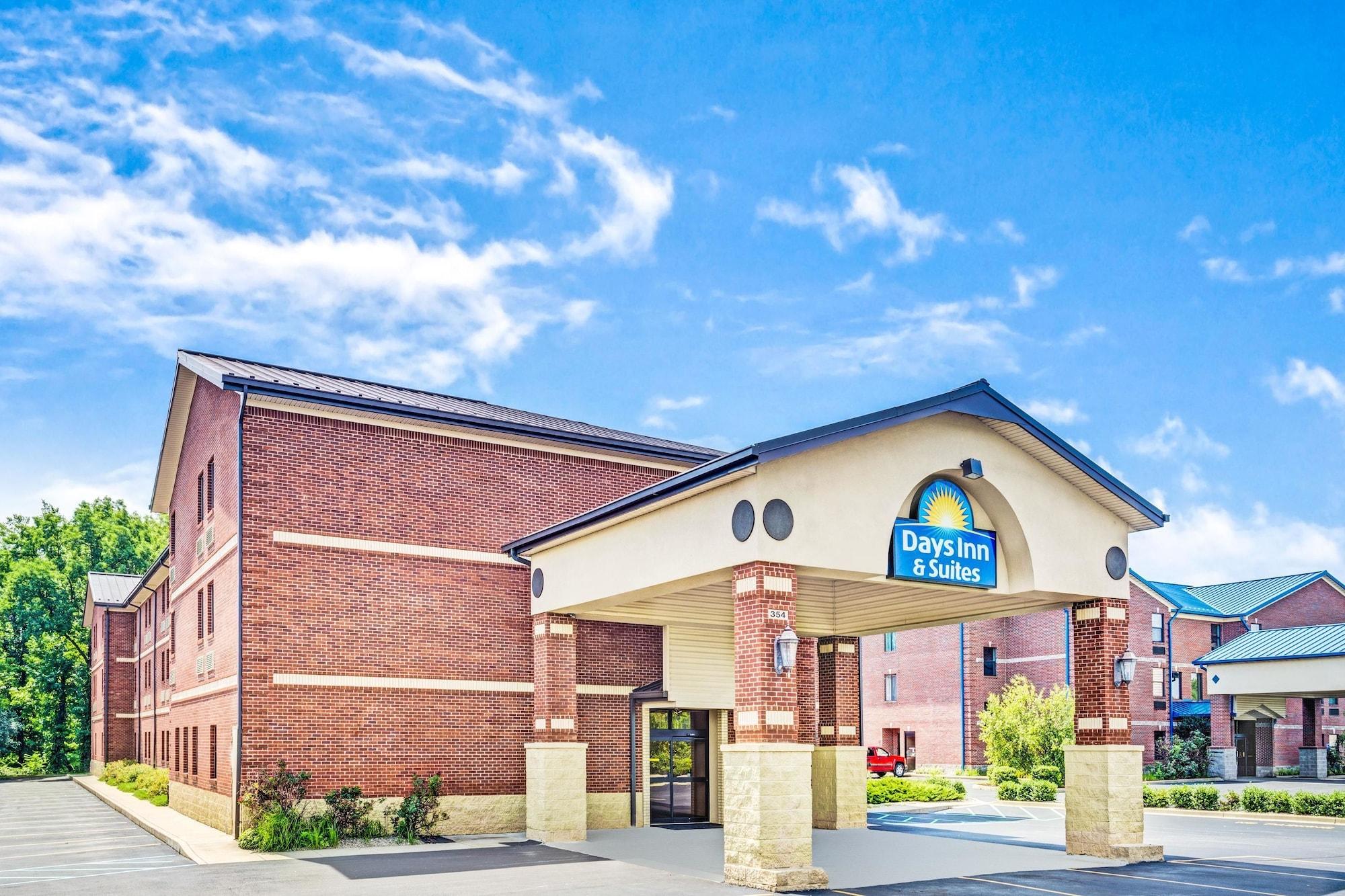 Varios Days Inn & Suites by Wyndham Jeffersonville IN