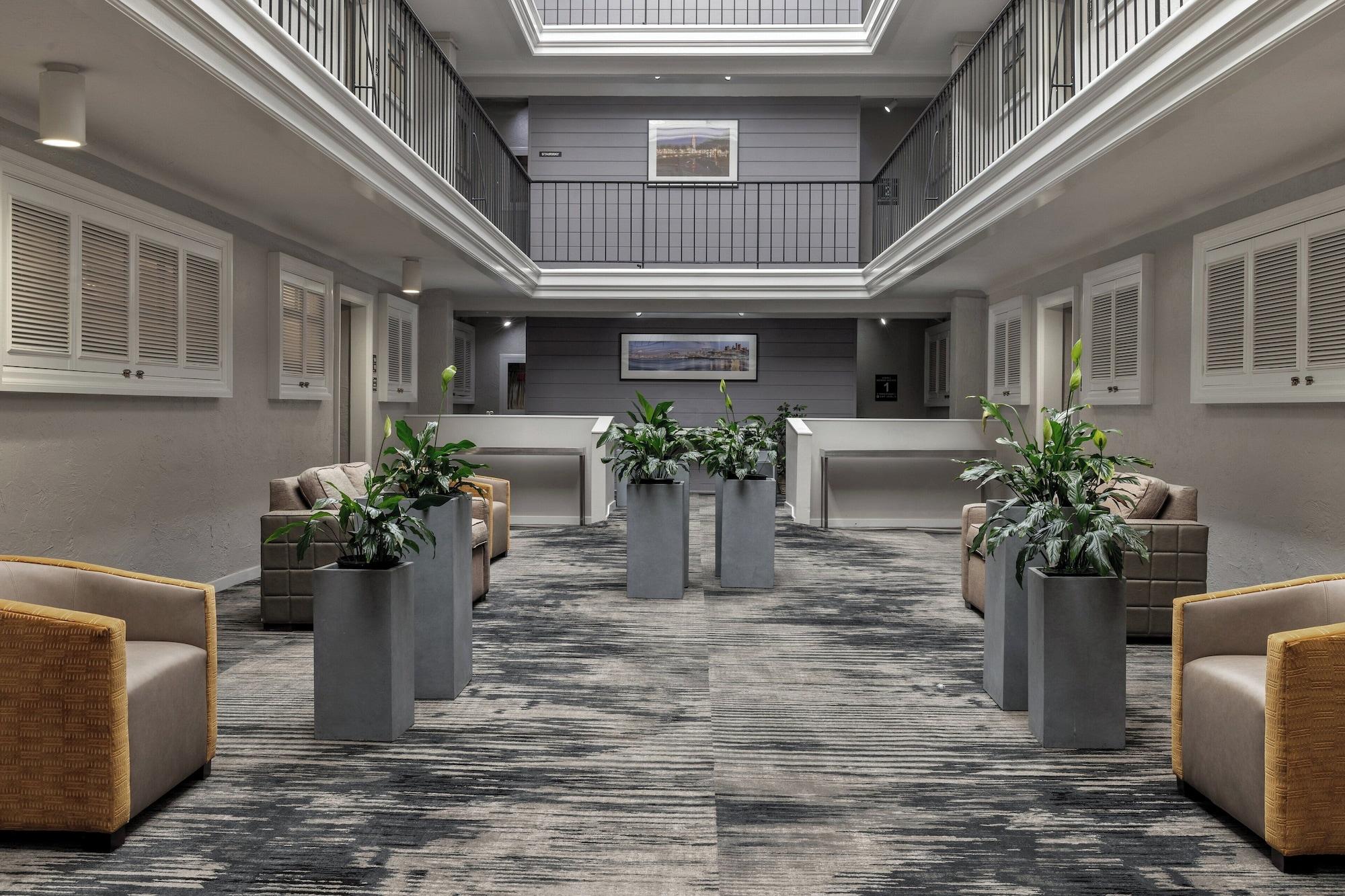 Vista Lobby Suites At Fishermans Wharf