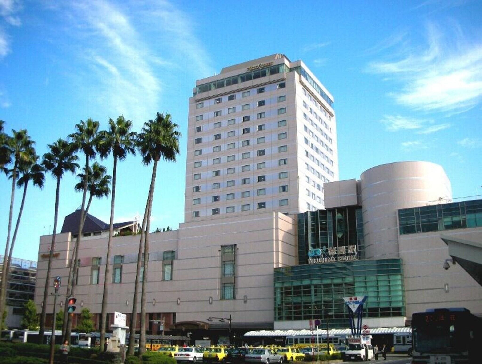 Vista Exterior JR Hotel Clement Tokushima
