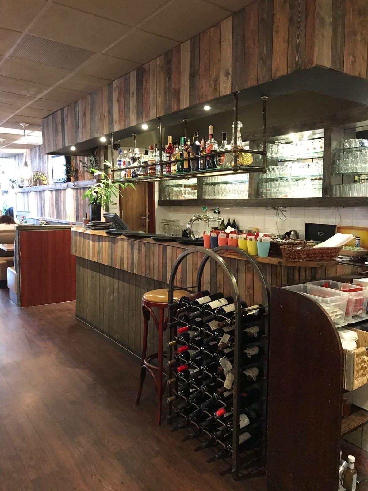 Bar/Salón Hotel Manofa