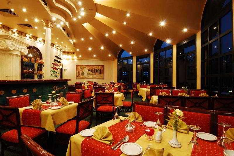 Restaurant Pyramids Resort by Jaz