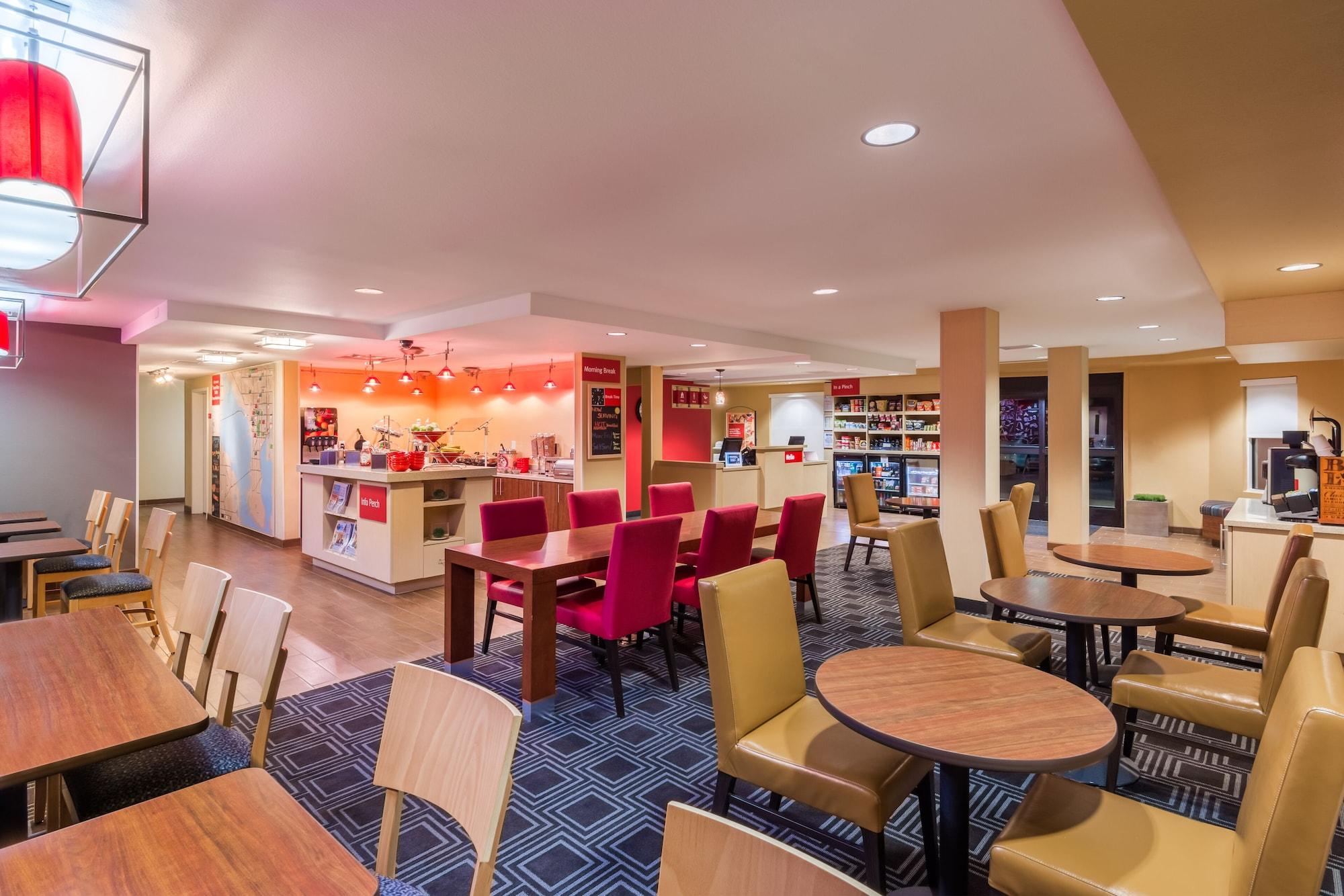 Vista Lobby TownePlace Suites by Marriott Charleston-West Ashley