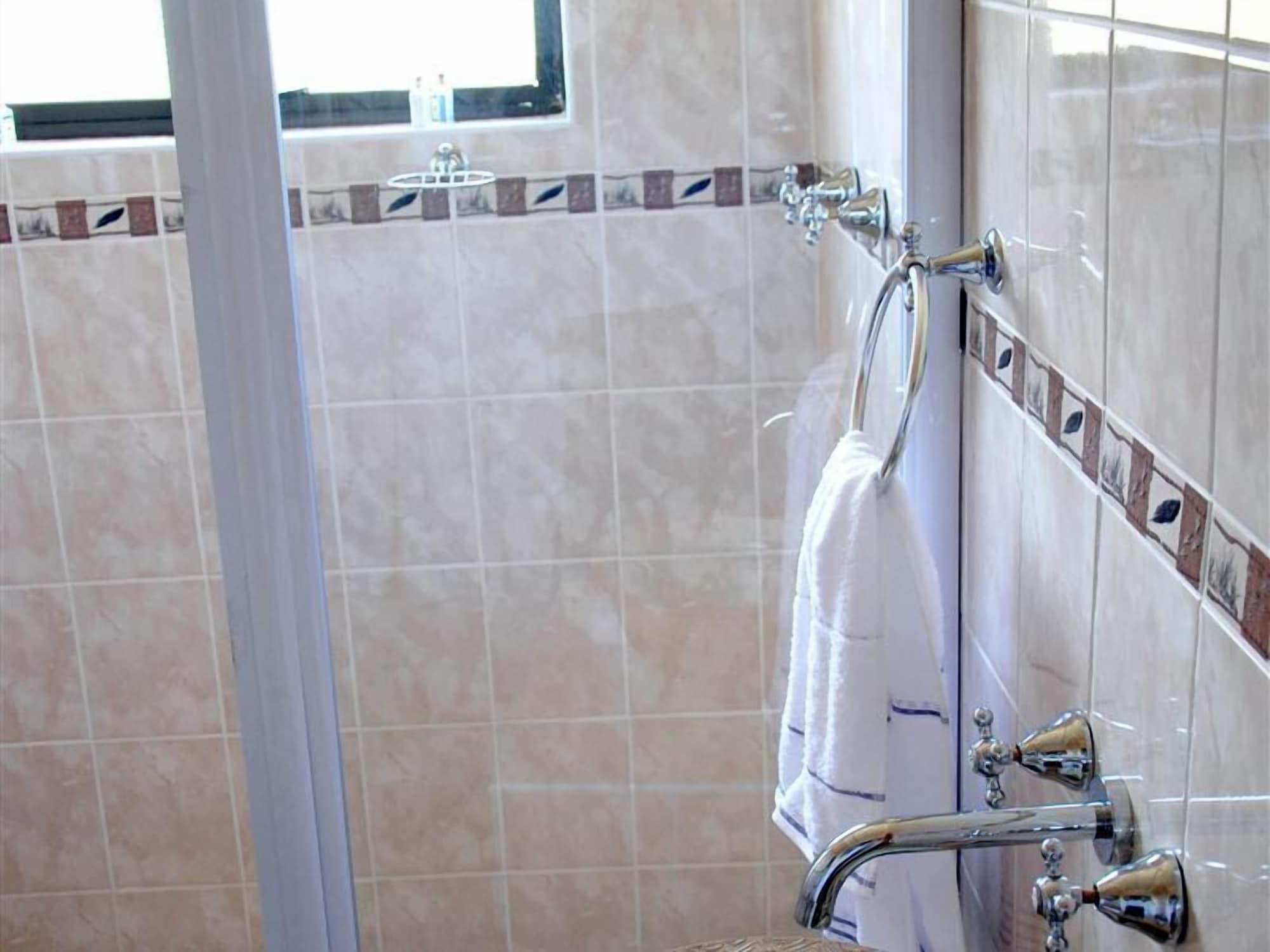 Equipamiento de Habitación Lapeng Habo Bantu