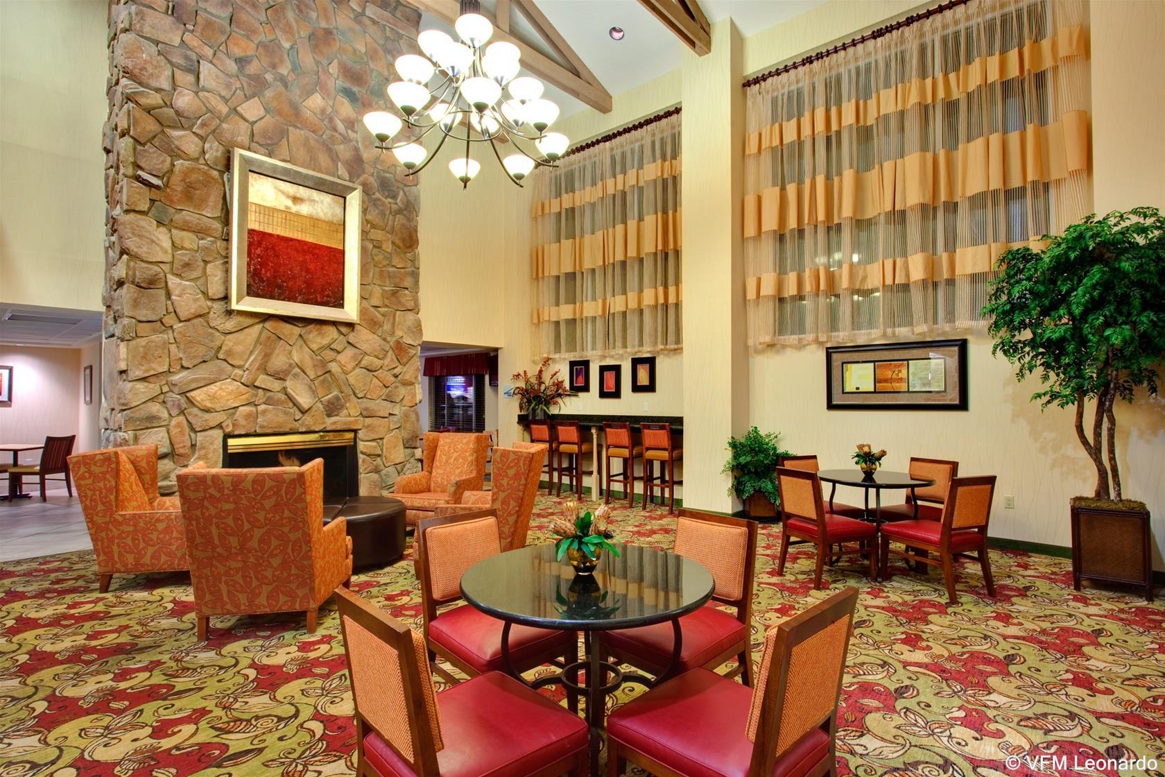 Vista Lobby GreenTree Inn & Suites Pinetop