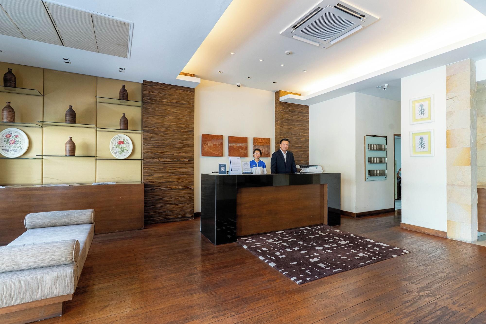 Vista Lobby Journeyhub Sukhumvit 26 Bangkok
