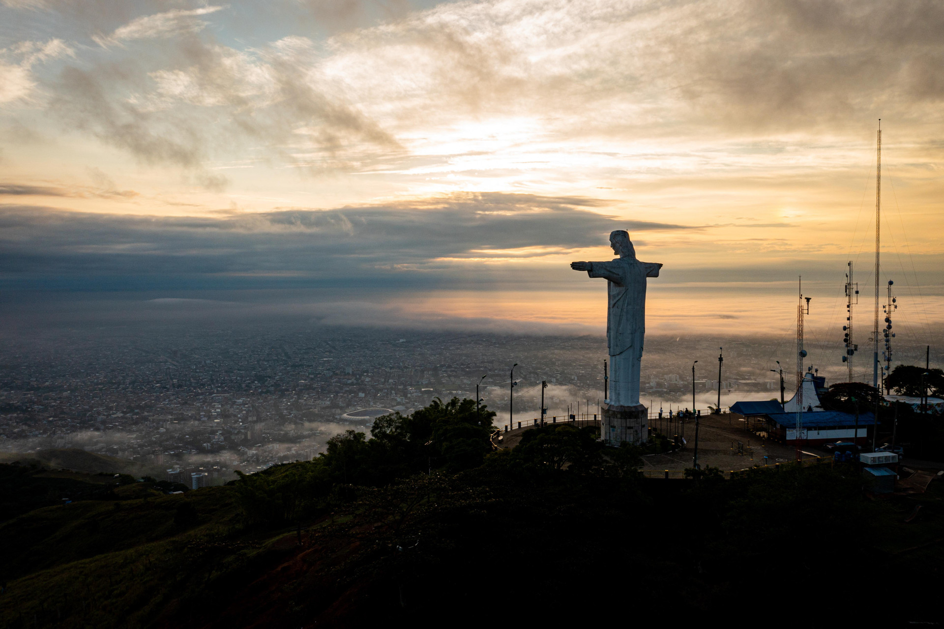 Hotel Hampton By Hilton Cali