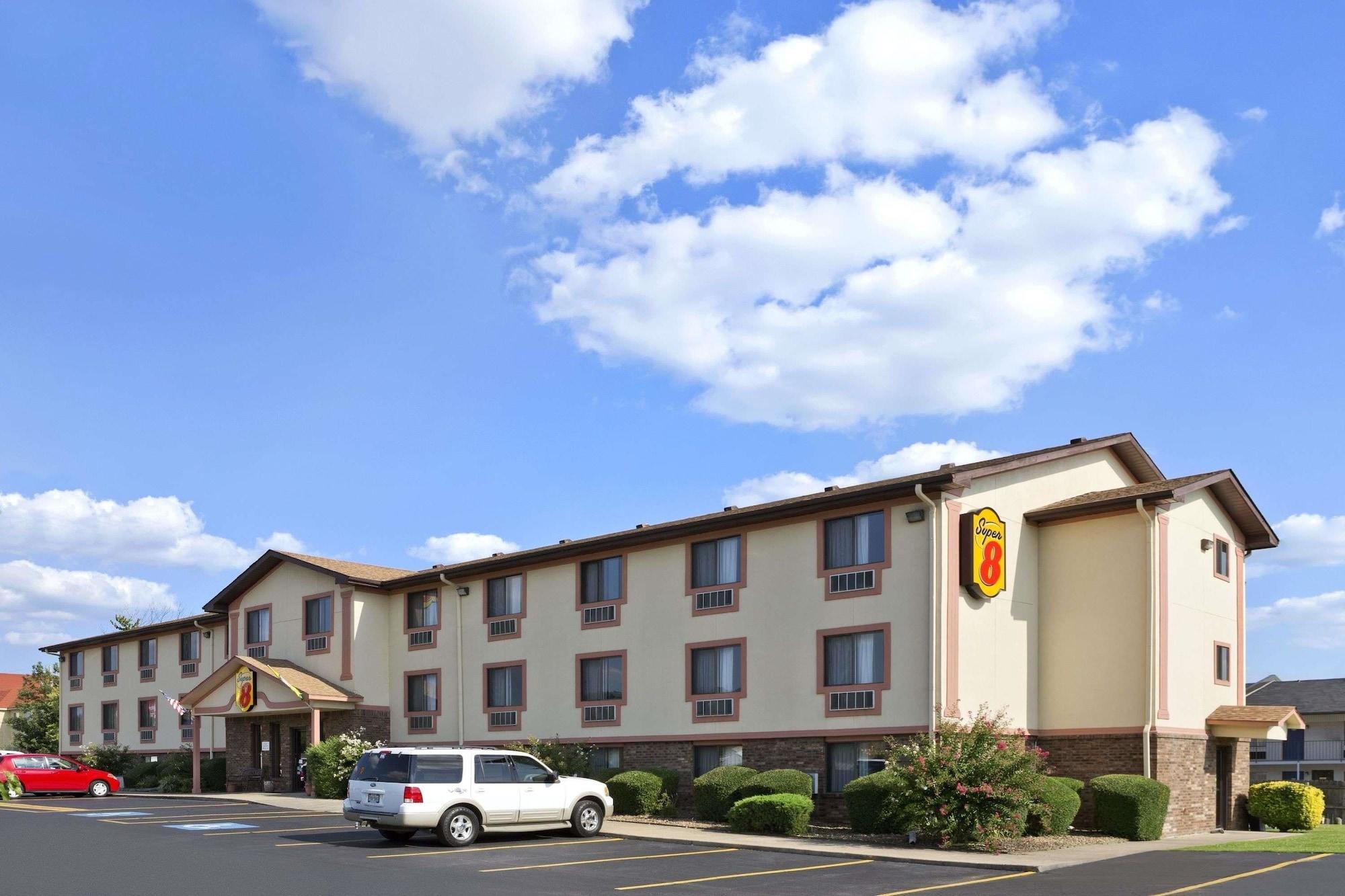 Varios Super 8 by Wyndham Russellville