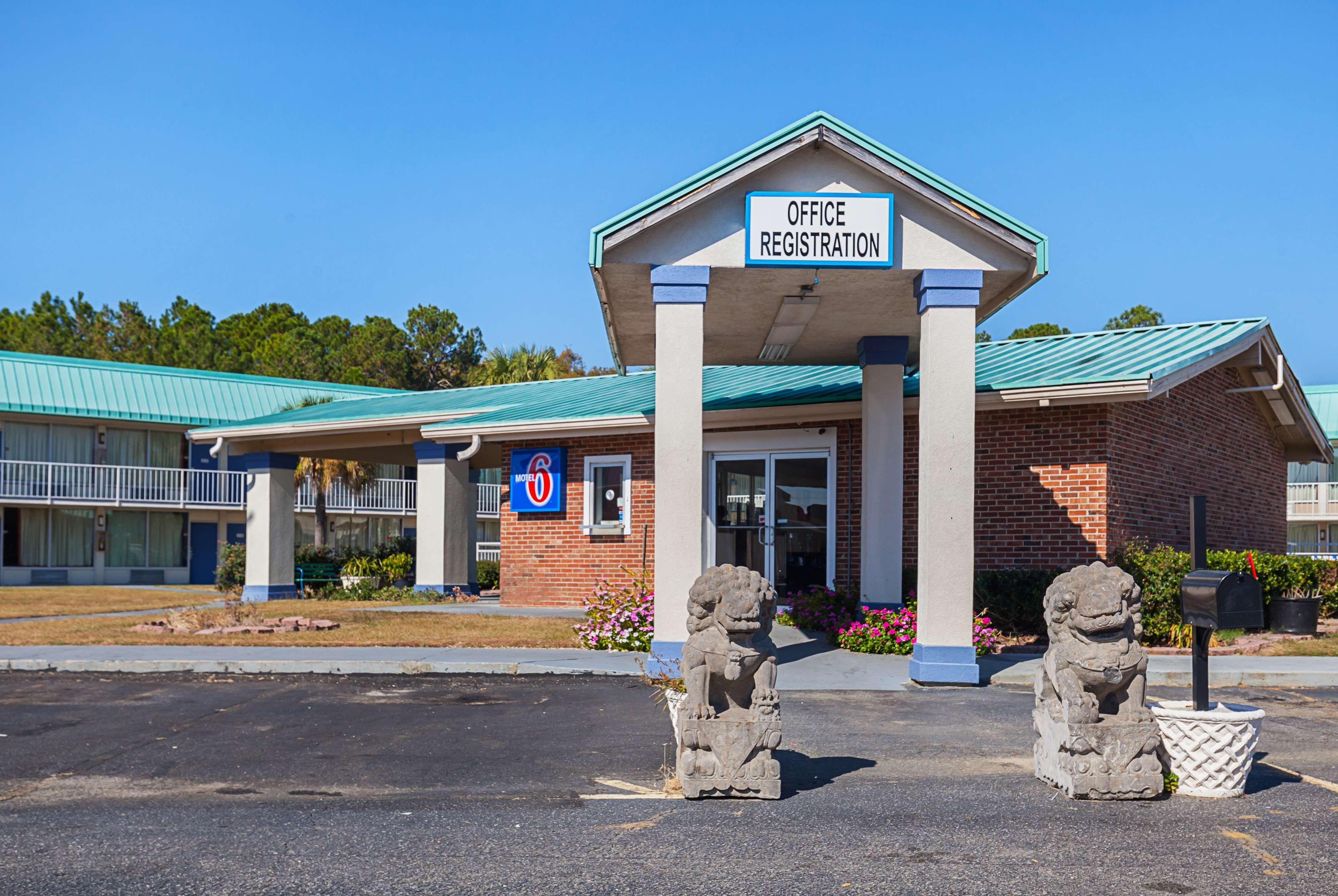 Vista Exterior Motel 6 Tifton, GA
