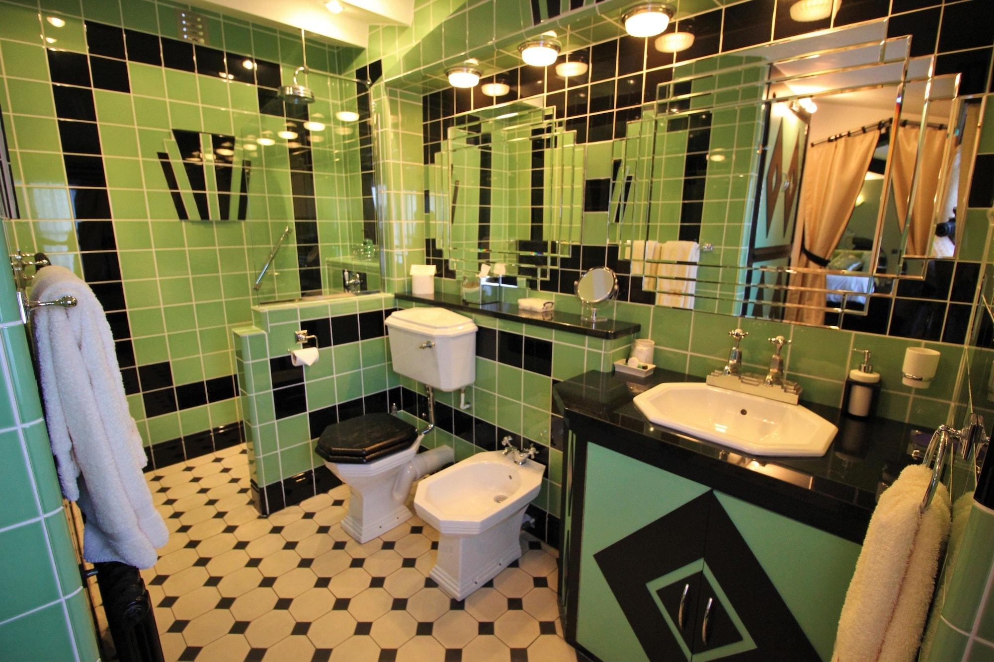 Equipamiento de Habitación The PitStop