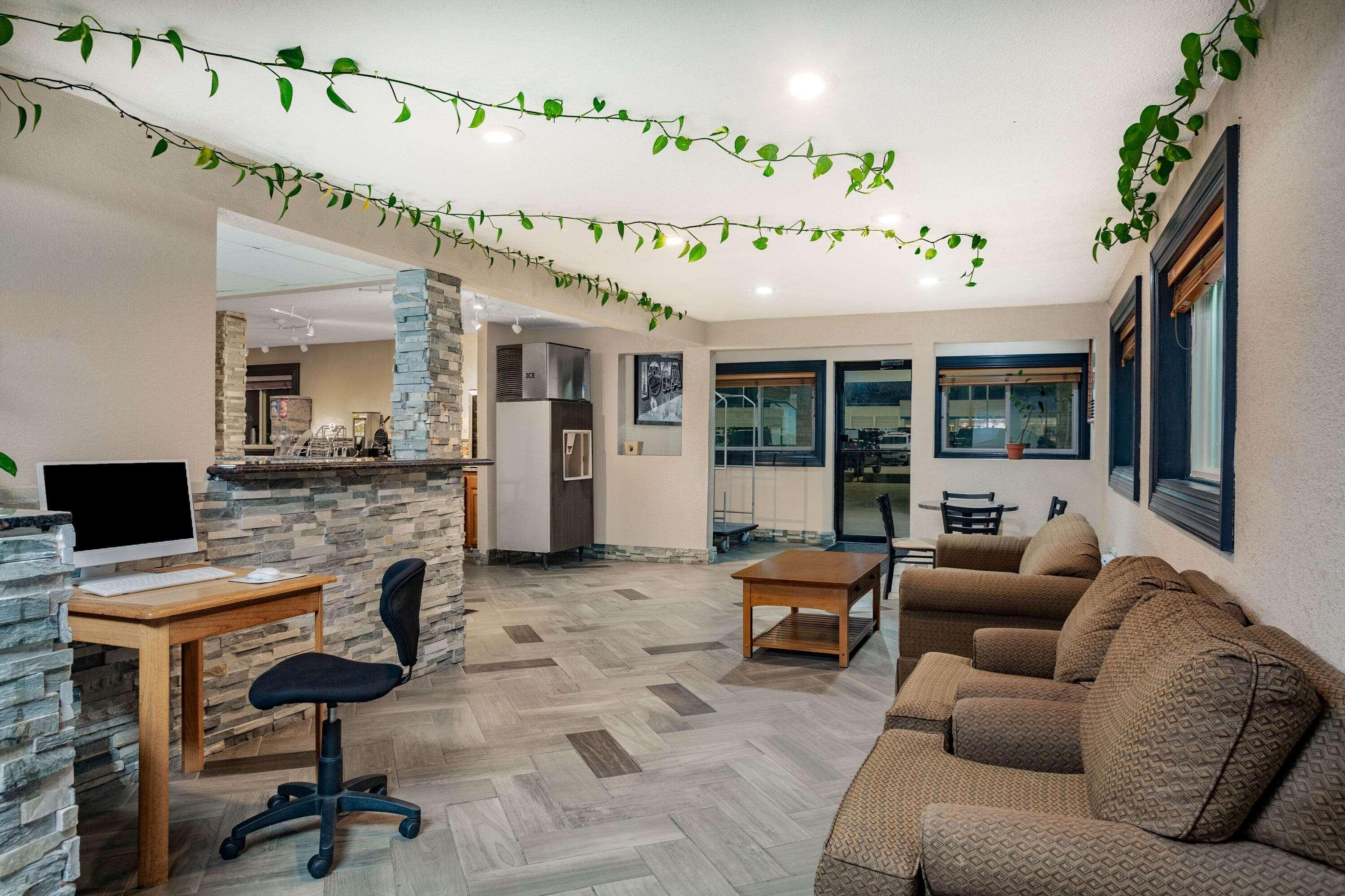 Vista Lobby Super 8 By Wyndham Fort Madison