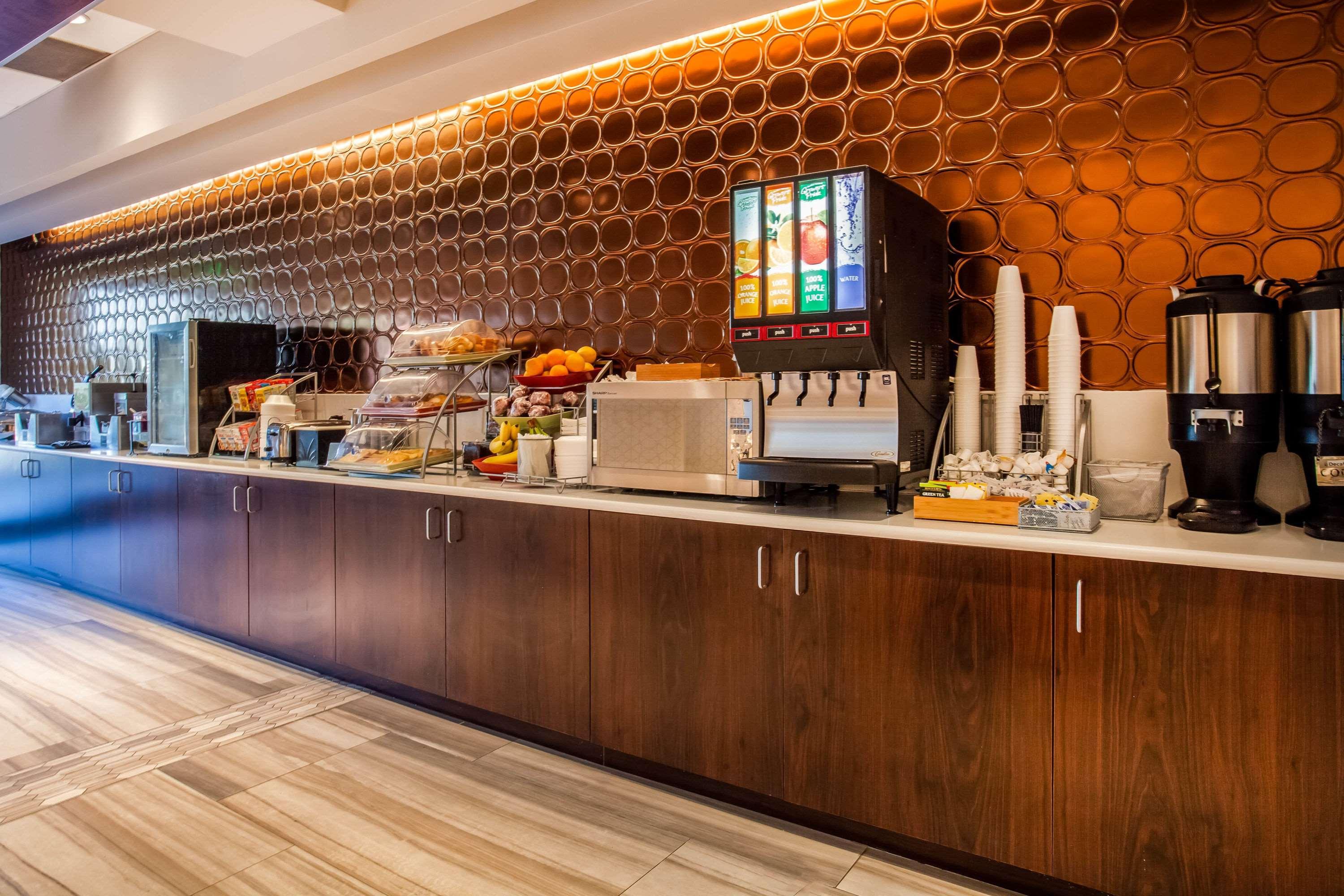 Restaurant Wingate by Wyndham - Orlando International Airport