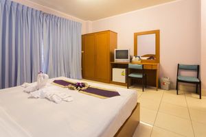 Alojamiento - Room in Guest Room - Guesthouse Belvedere - Triple Room With Ac Only 10minute Walk From Patong Beach