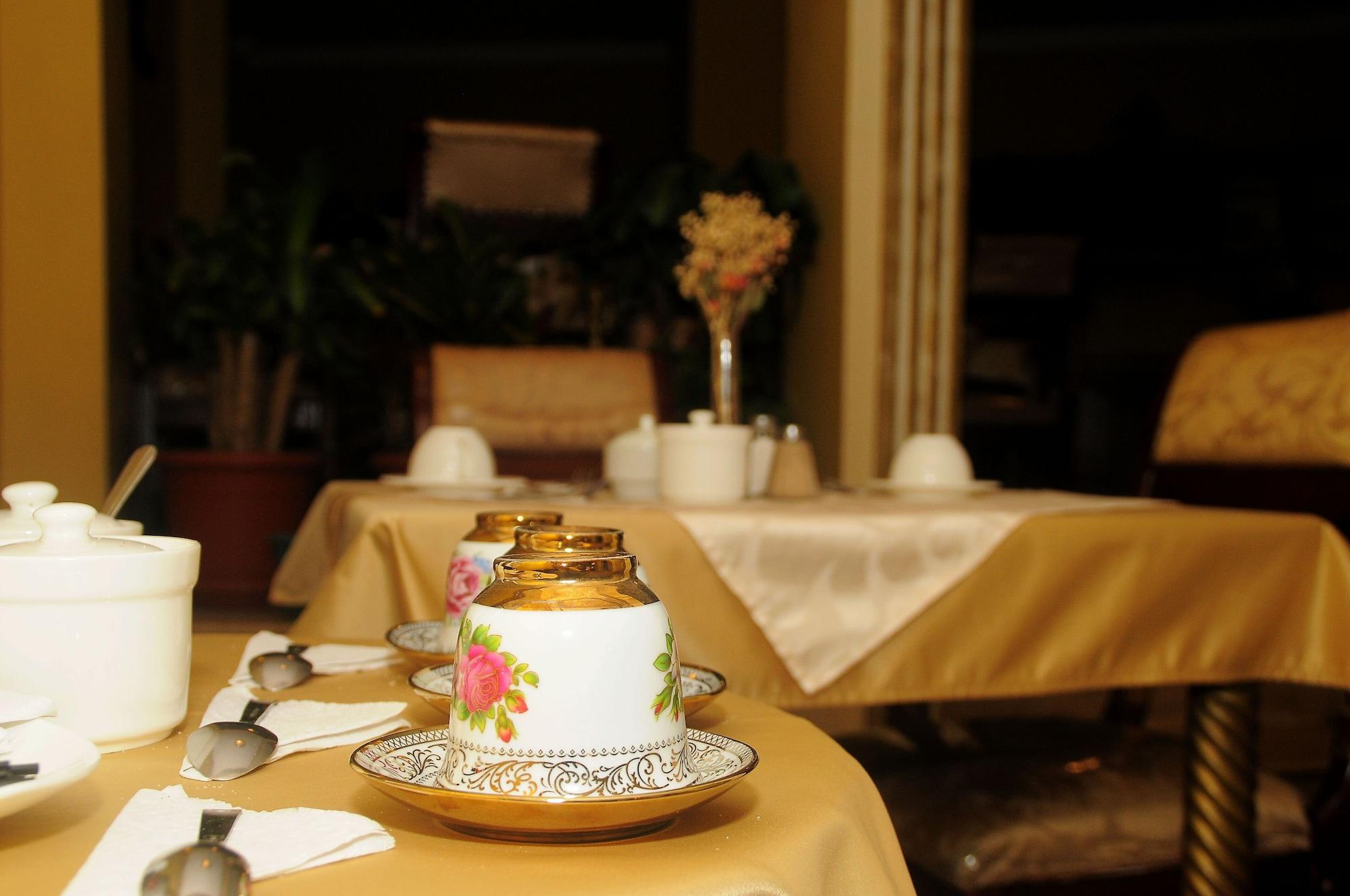 Restaurant Colony Inn Hotel