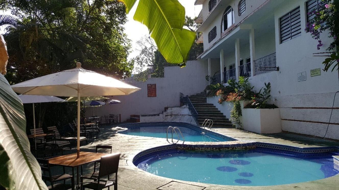 Vista Piscina Hotel La Quinta Avenida