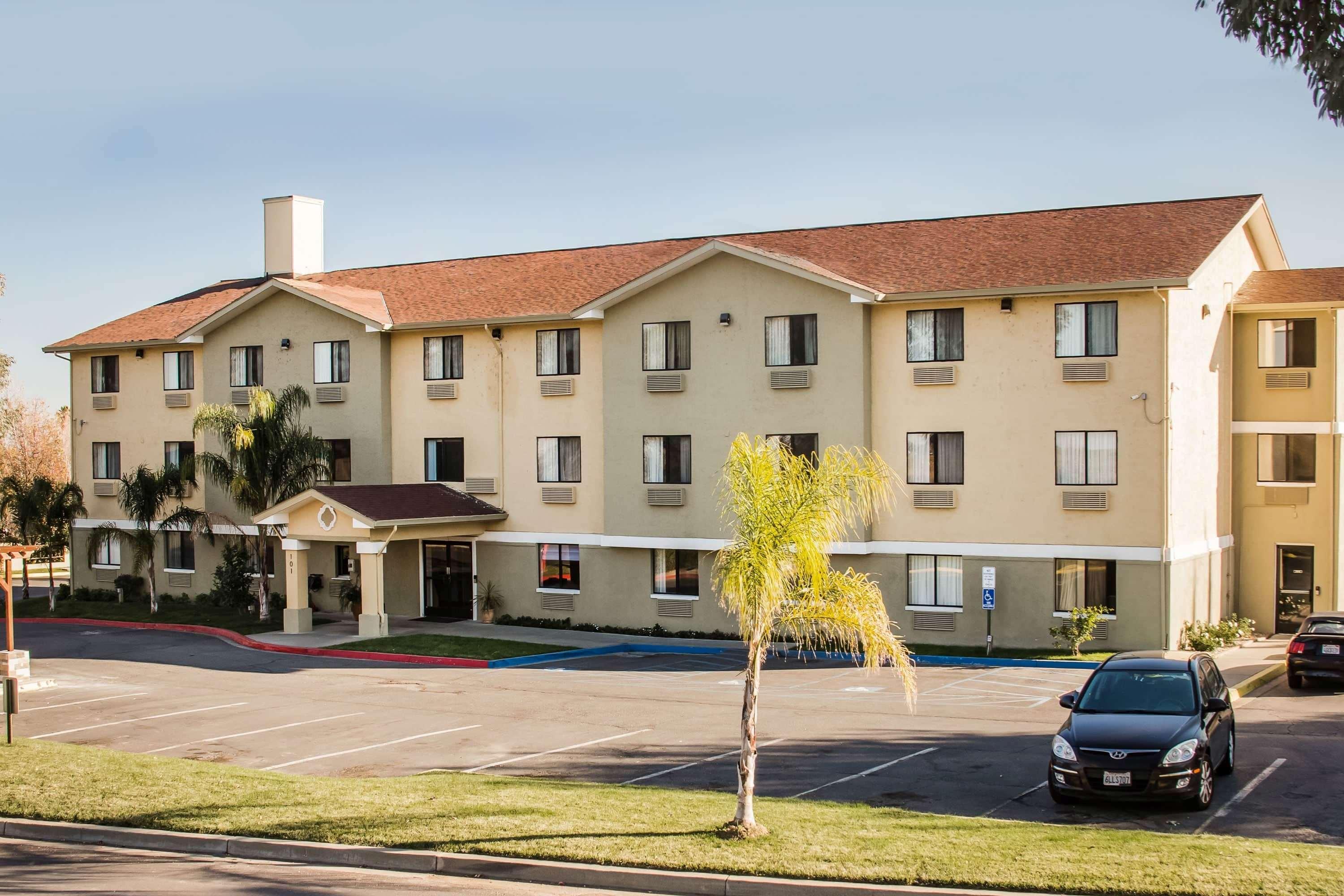 Vista Exterior Super 8 by Wyndham Vacaville