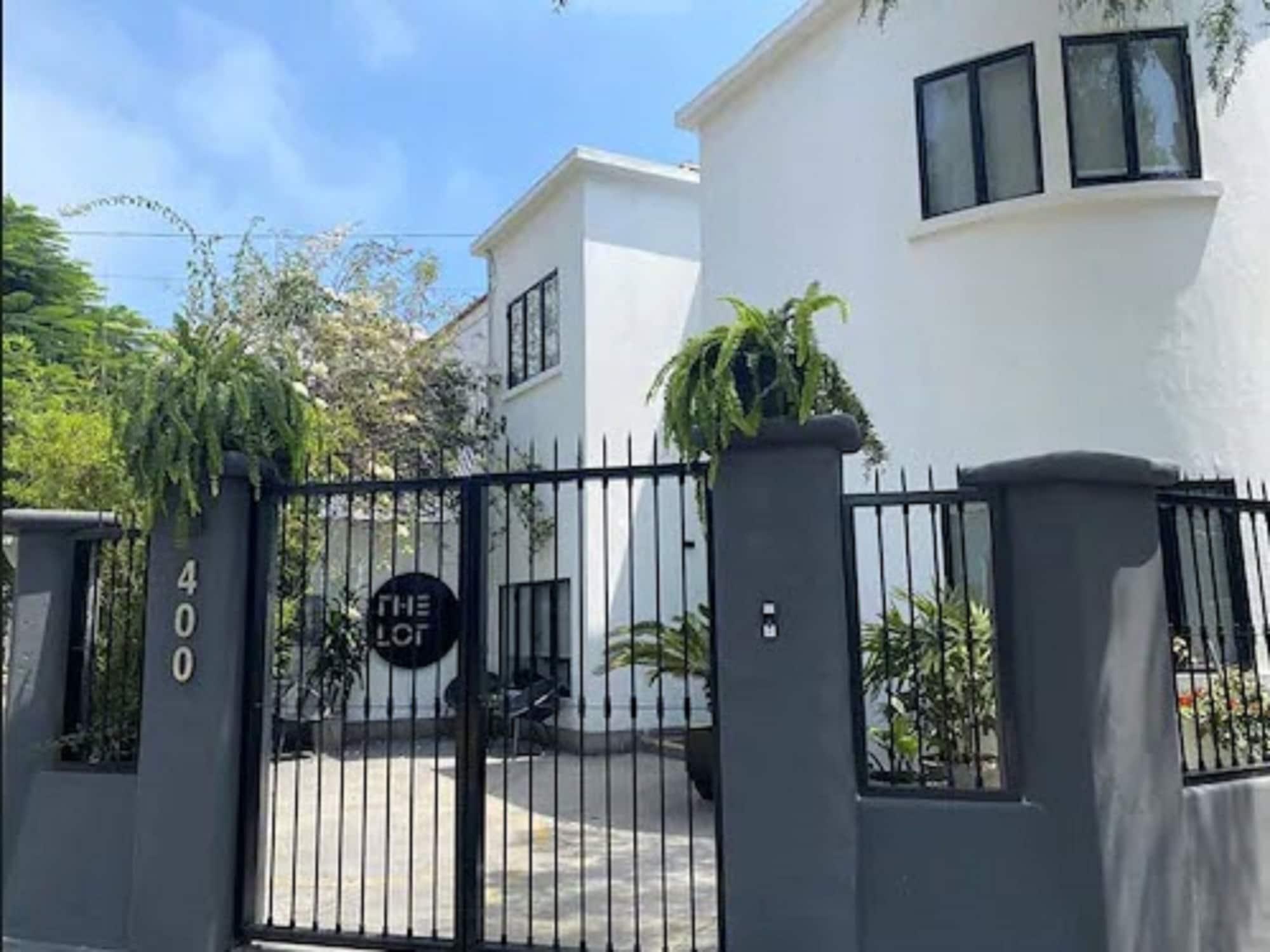 Vista Exterior The Lot Boutique