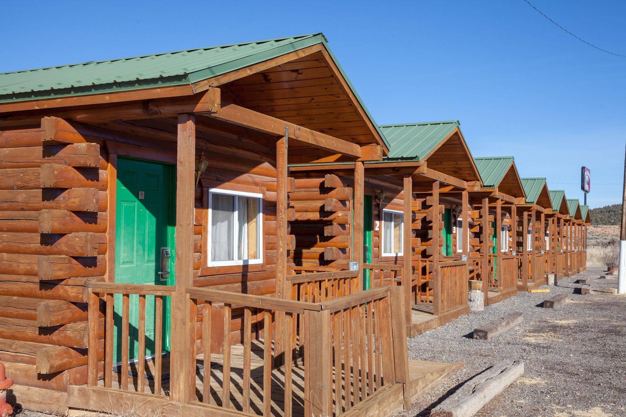 Vista Exterior Bryce GatewayInn Cabins