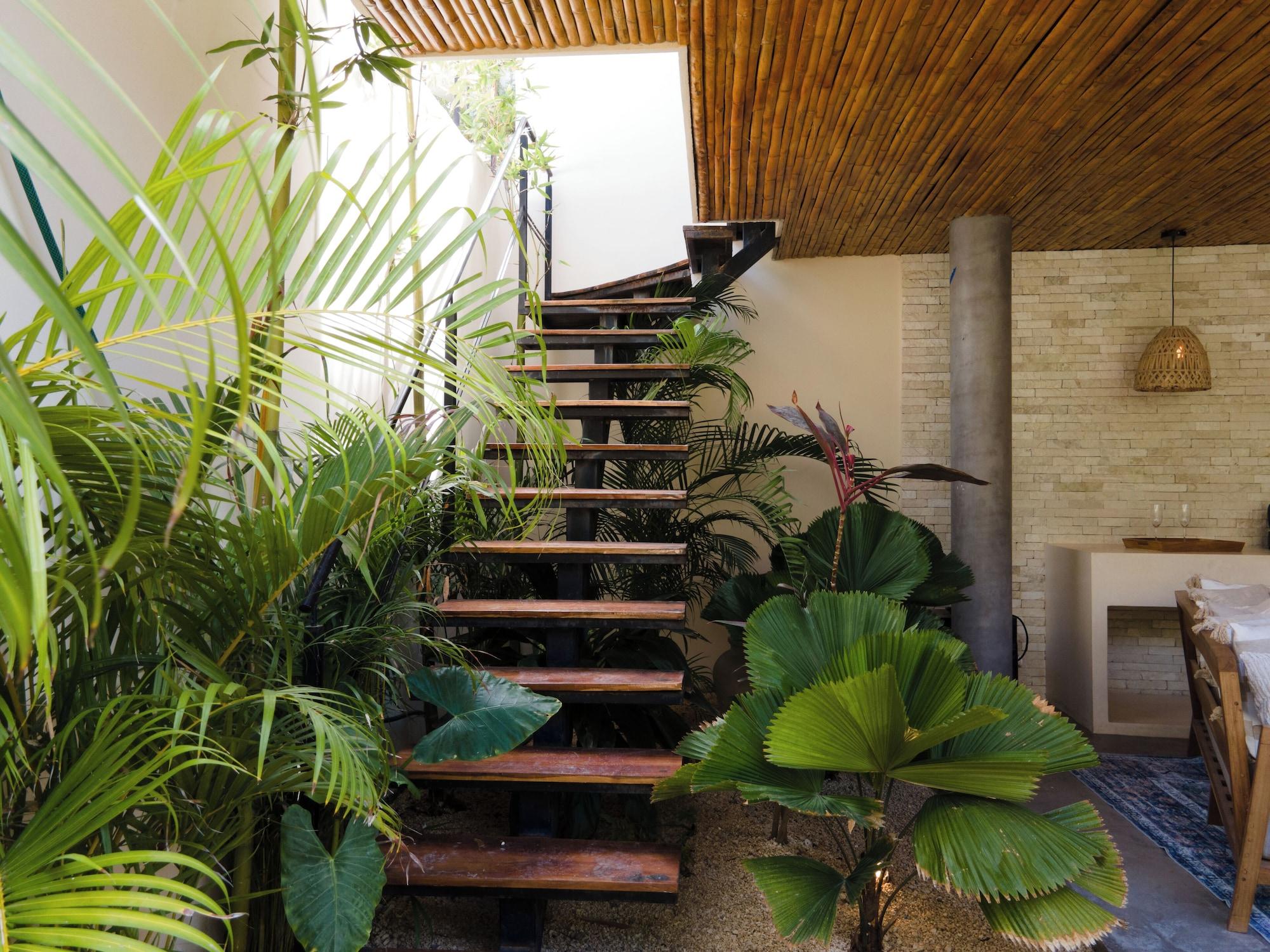 Vista Exterior Nevana Luxury Villas by La Zebra