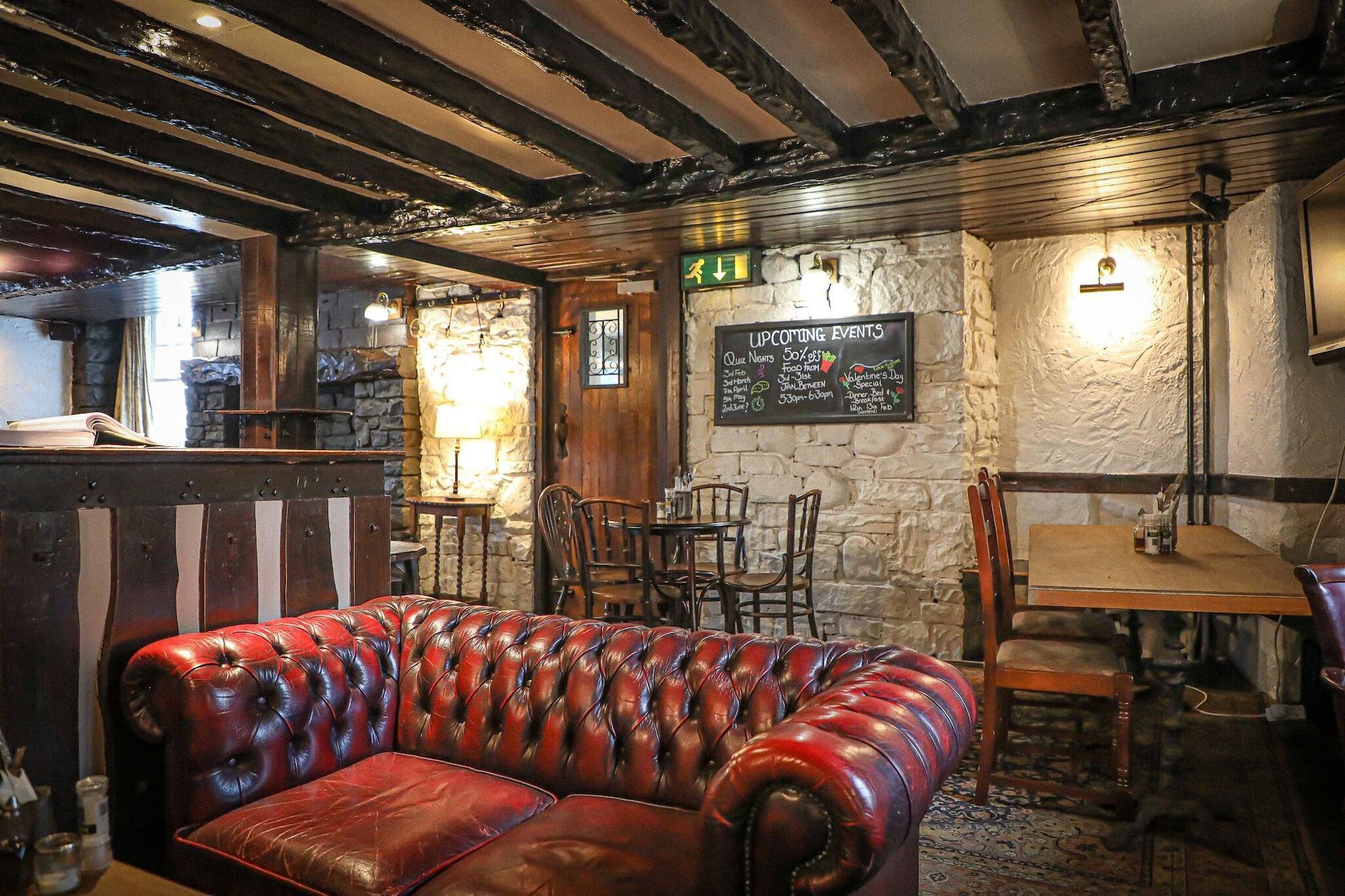 Bar/Salón Queens Head Inn