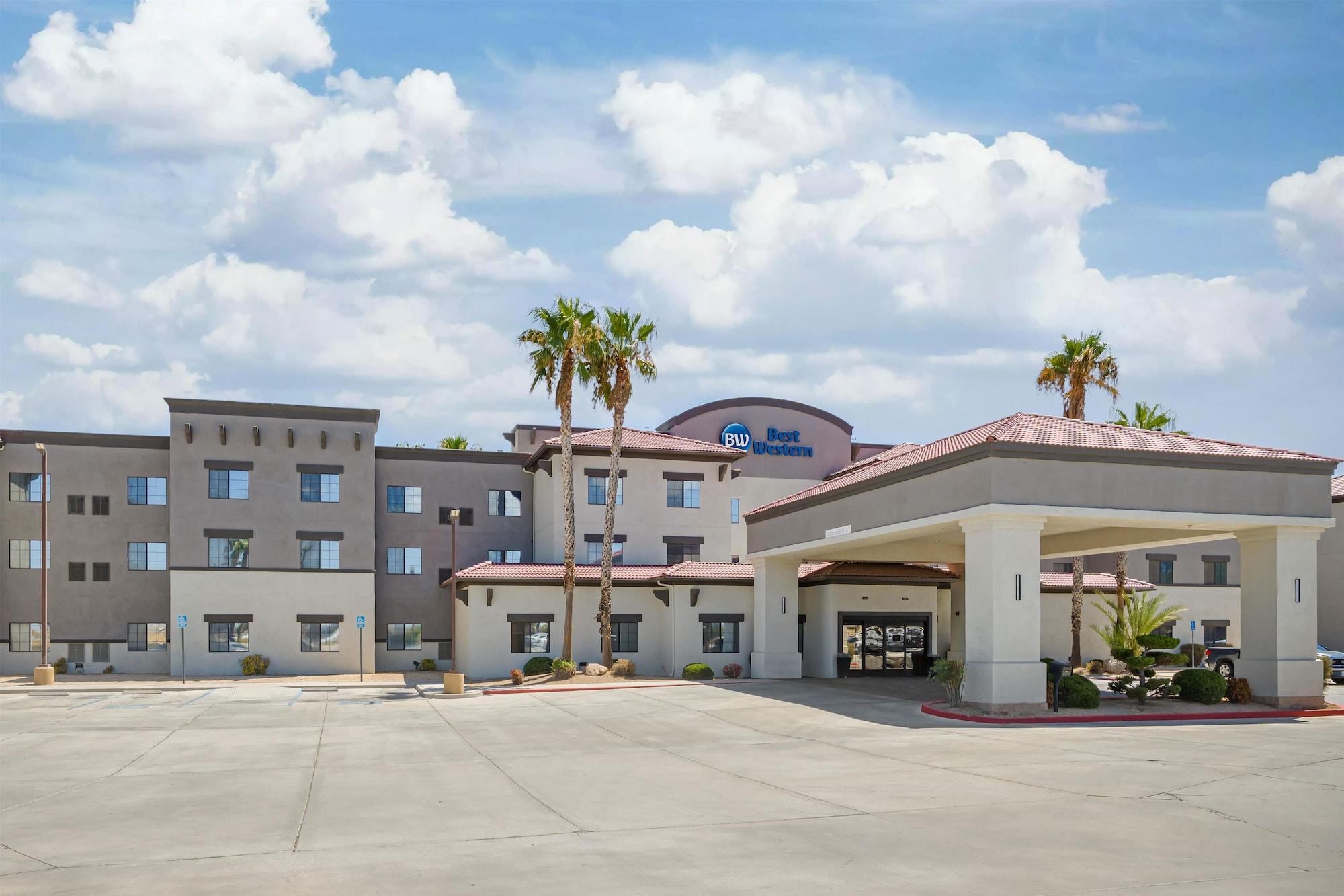 Vista Exterior Best Western Hesperia-Victorville Suites
