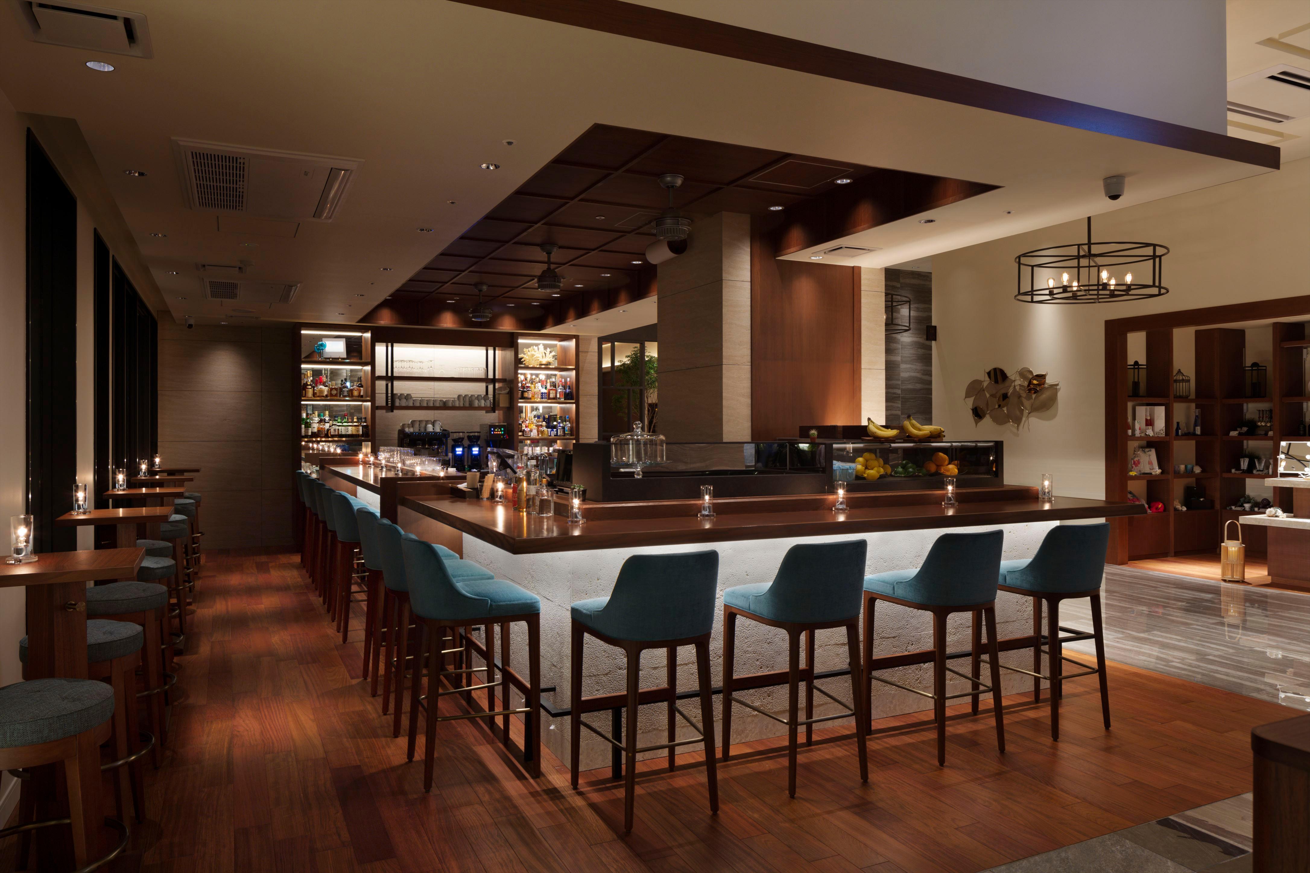 Bar/Salón Hiyori Ocean Resort Okinawa