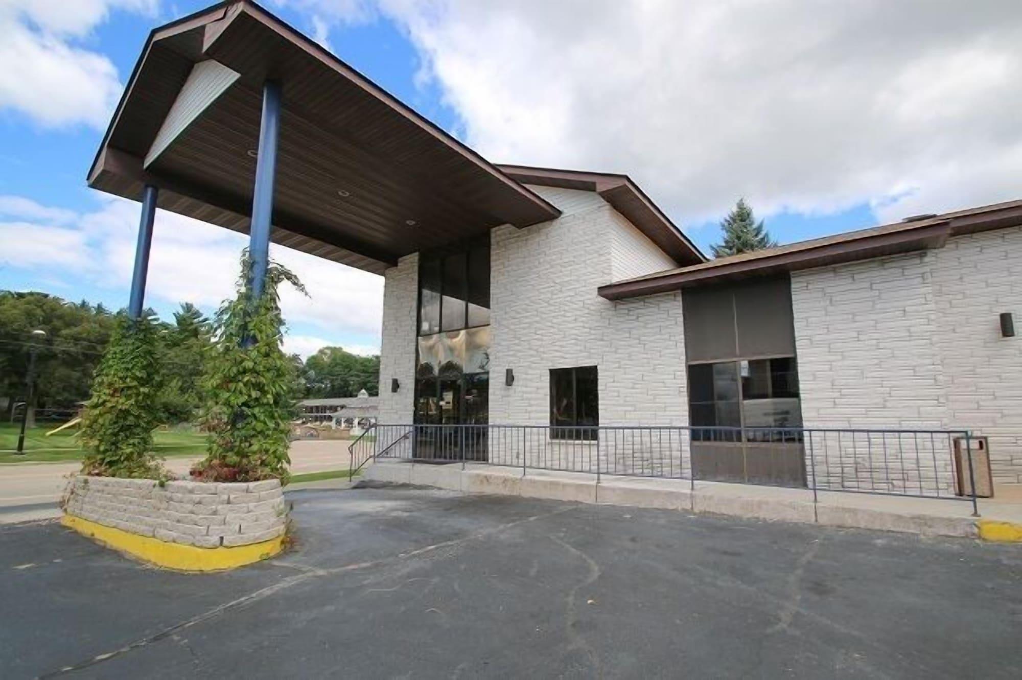 Vista Exterior Woodside Dells Hotel & Suites
