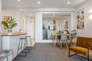 Alquiler Vacacional - Spacious Character Apartment