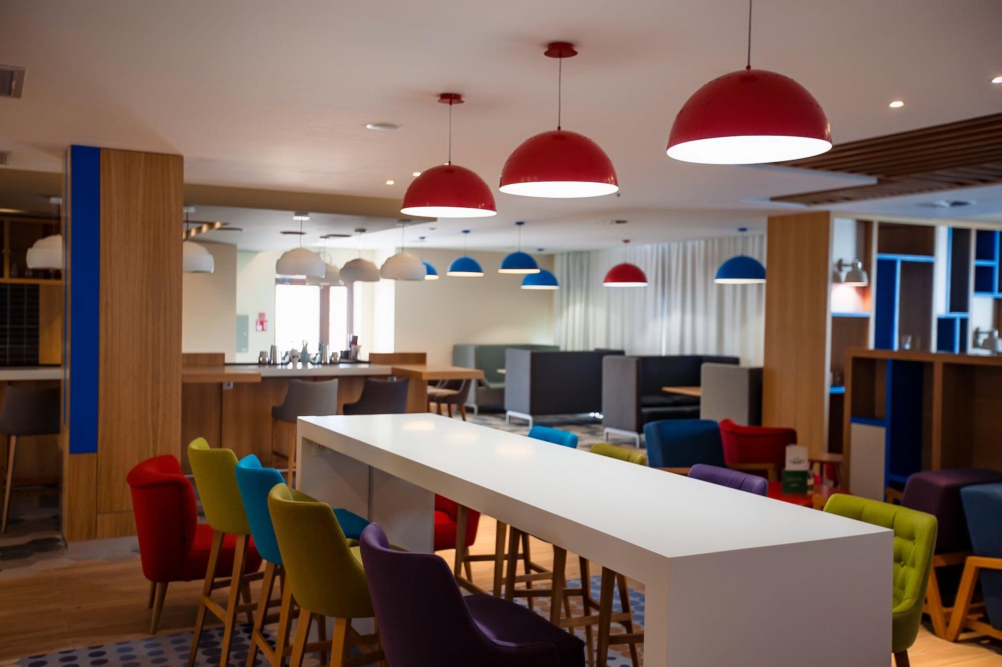 Vista Lobby Holiday Inn Aktau - Seaside by IHG