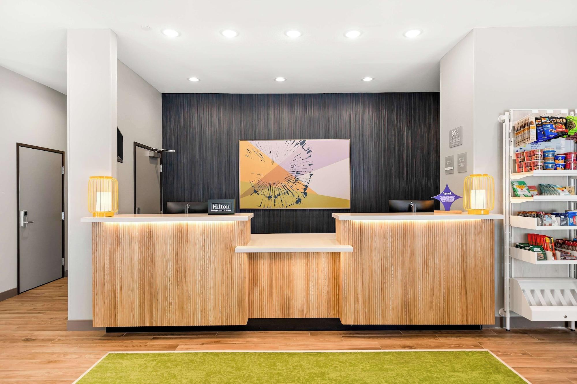 Vista Lobby Spark by Hilton Mansfield