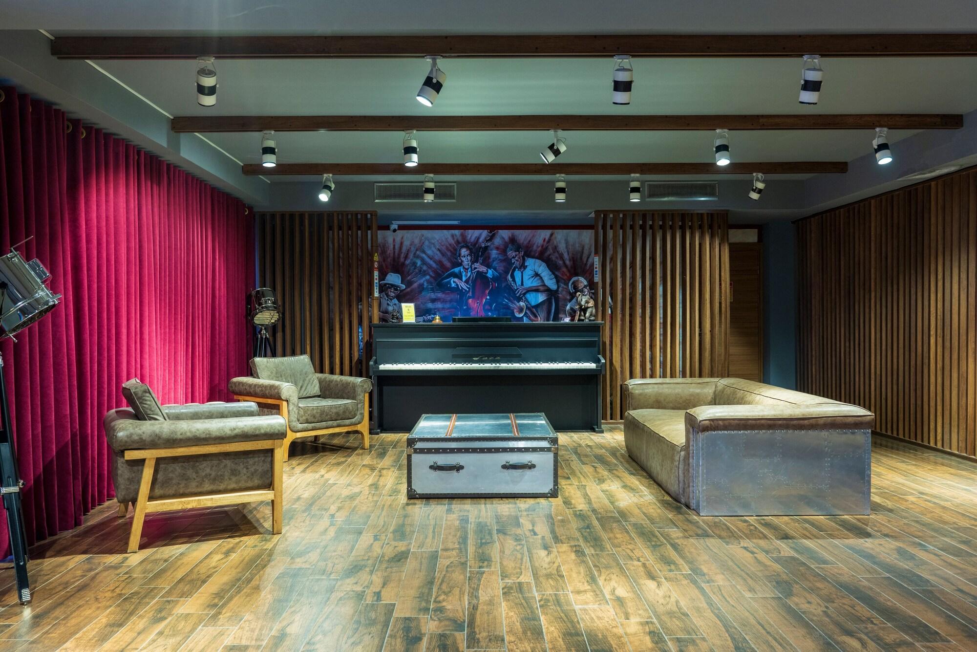 Vista Lobby Jazz Hotel
