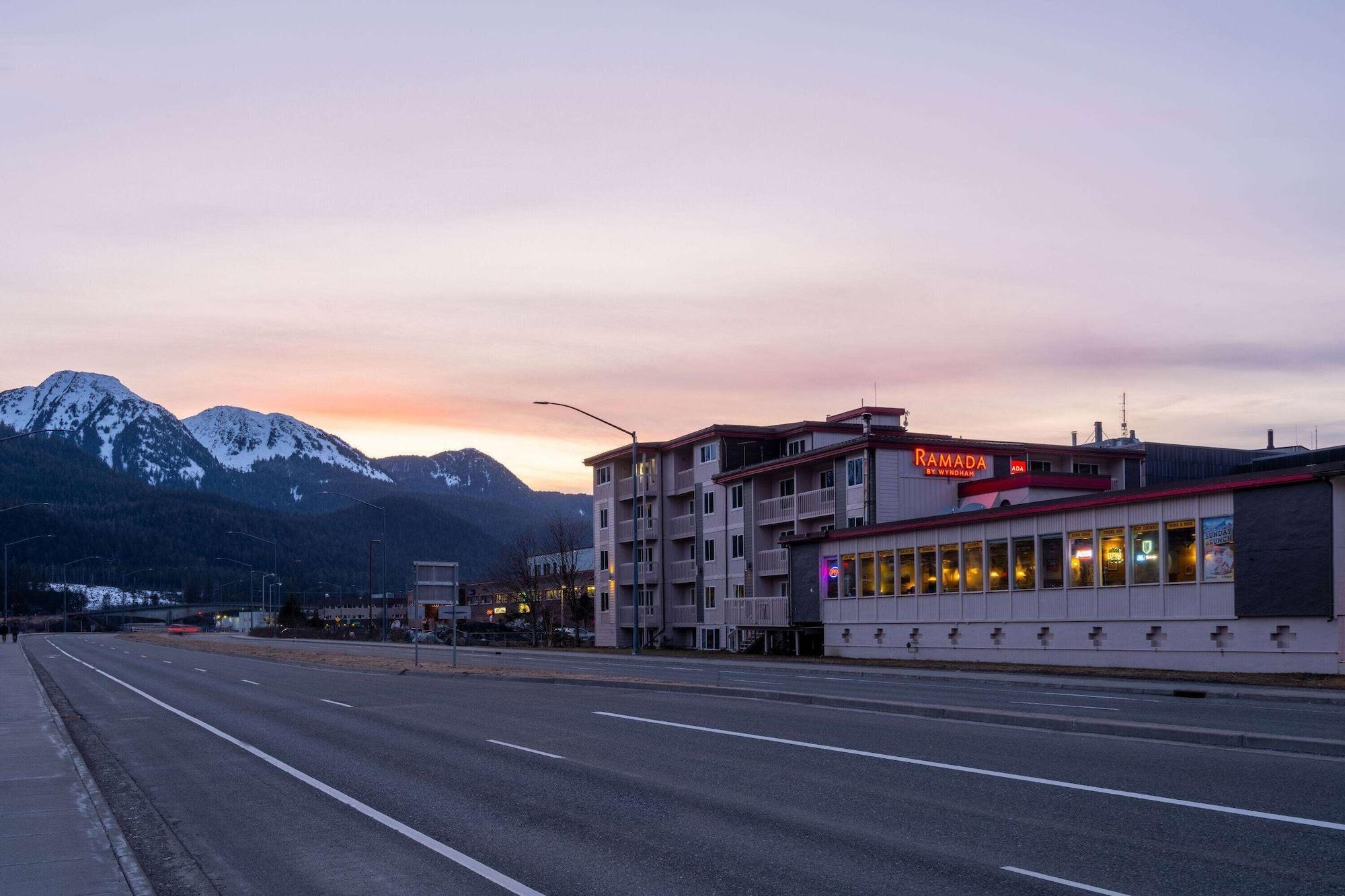 Vista Exterior Ramada by Wyndham Juneau