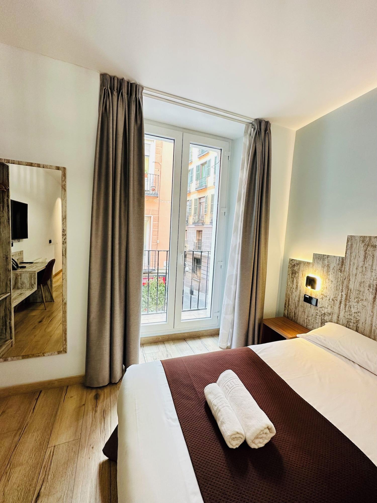 Varios Hostal Antón Martín