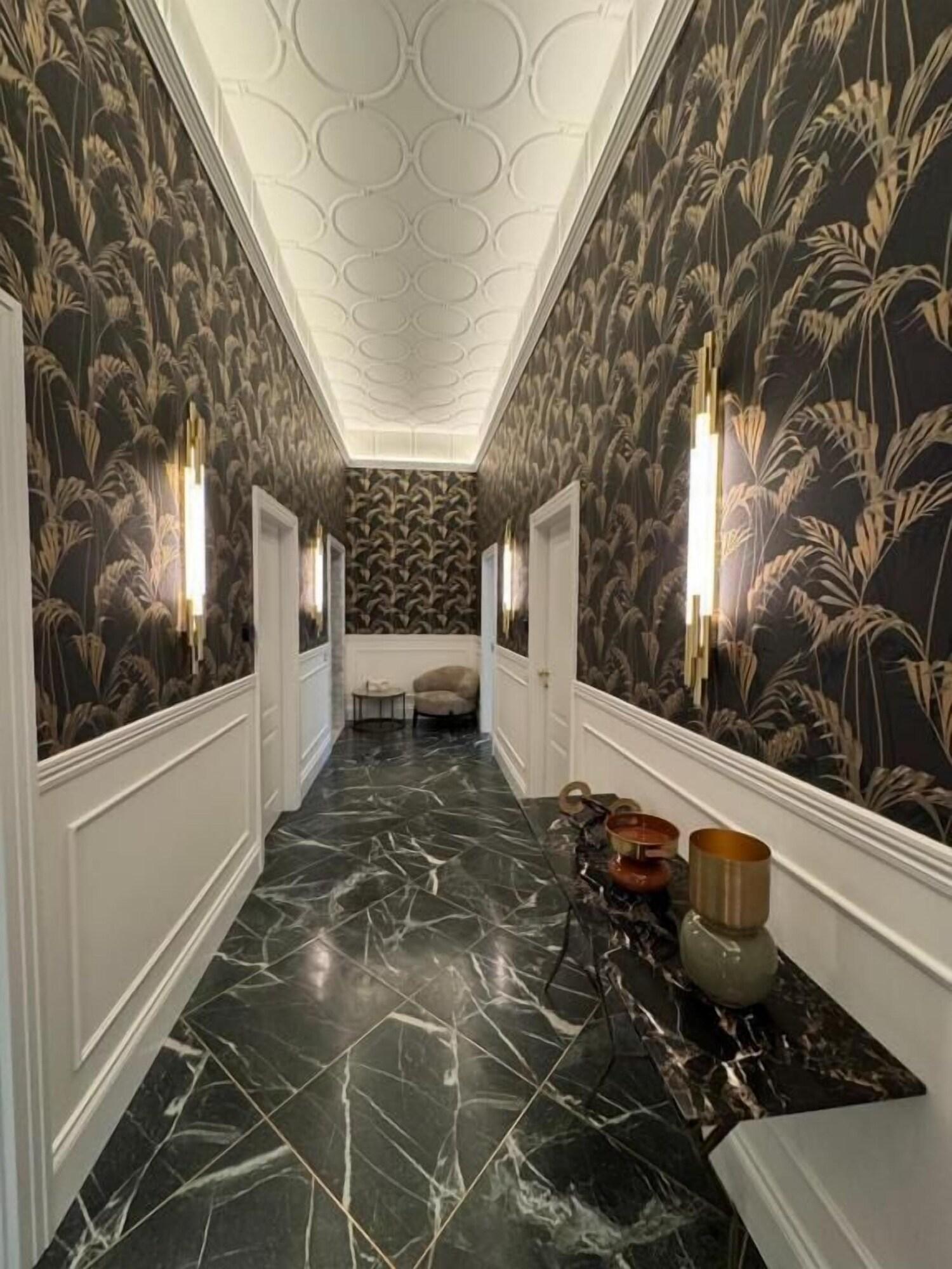 Vista Lobby lovely rooms